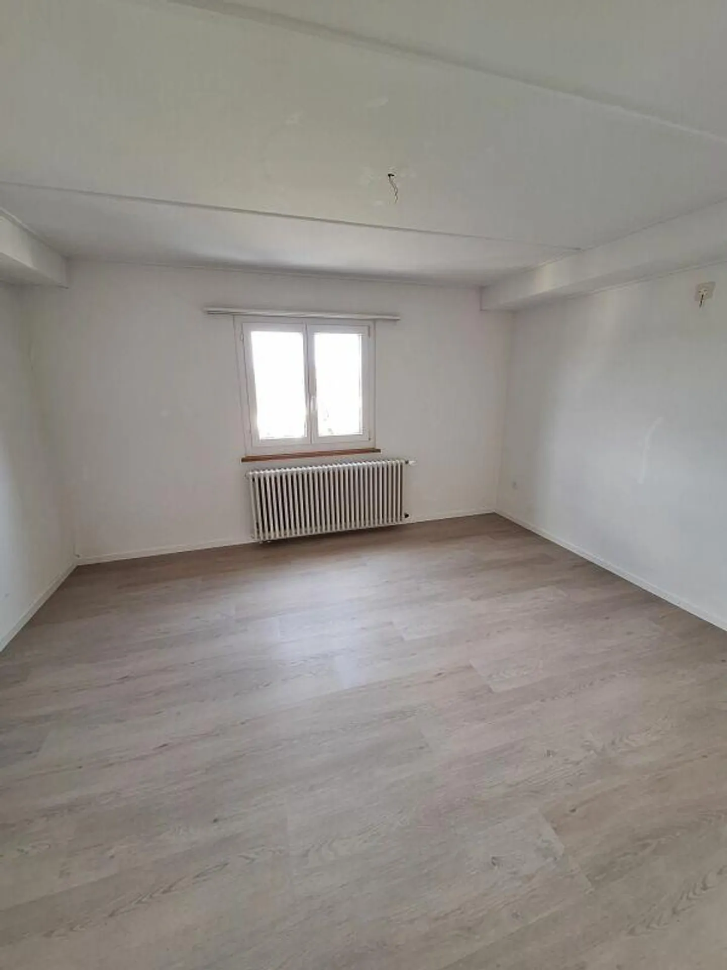 Votre bonheur de vivre sous le toit - charmant appartement de 3 pièces - Photo 4 sur 6