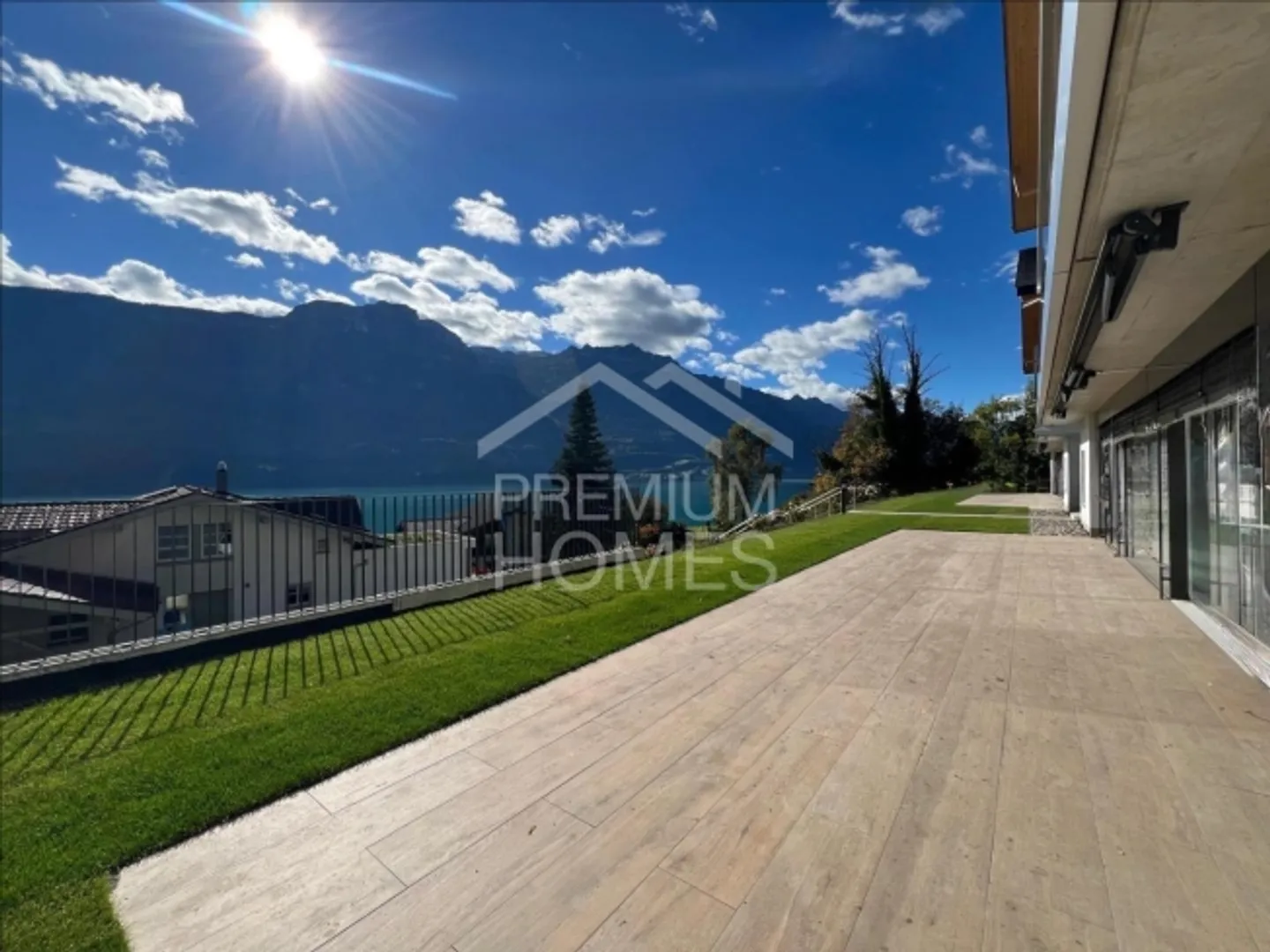 Sun Terrace & Lake View - Your Life at Lake Brienz! - Photo 1 of 4
