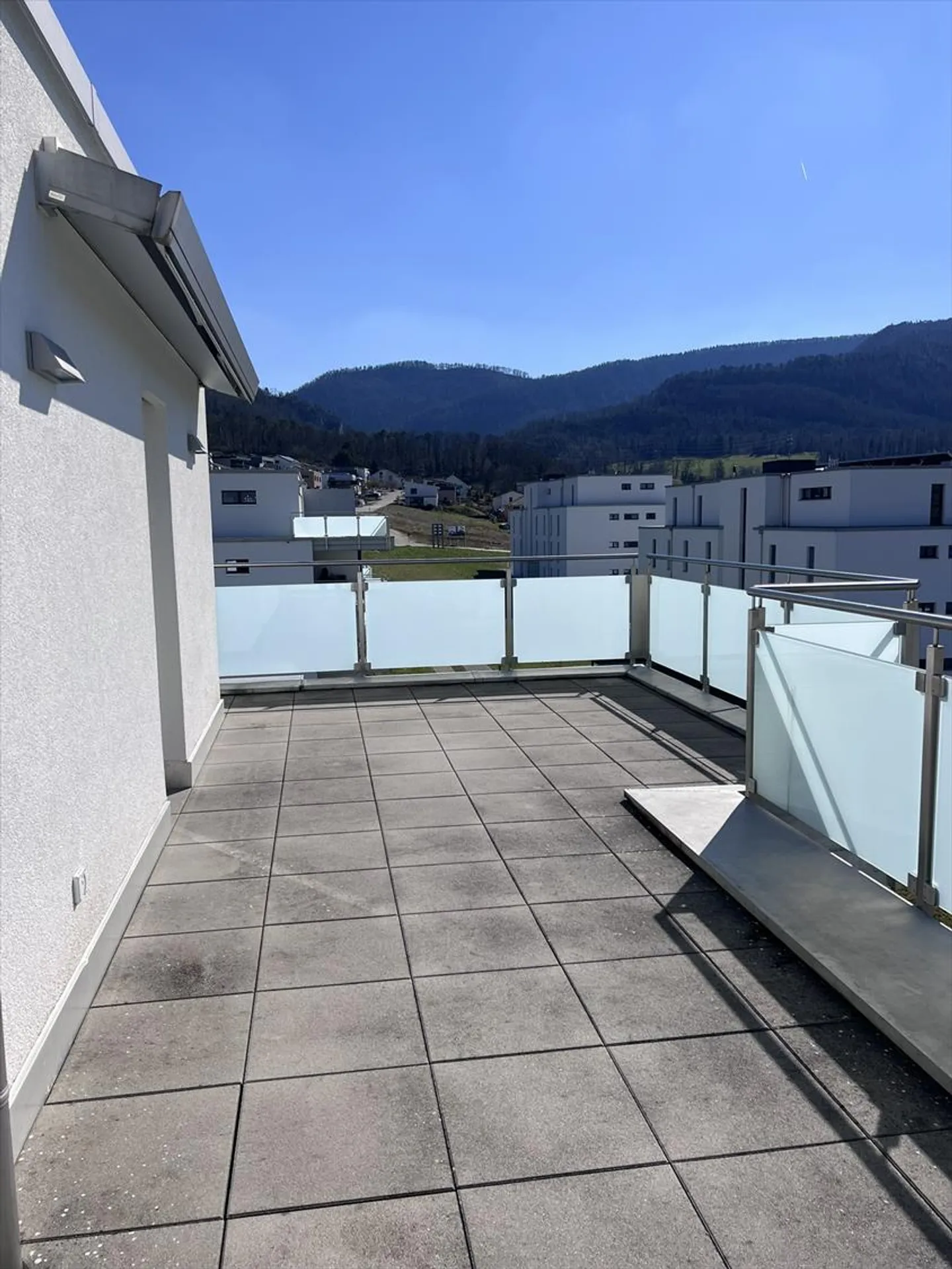 Dans immeubles récents - attiques de 3.5 pièces - Photo 6 sur 13