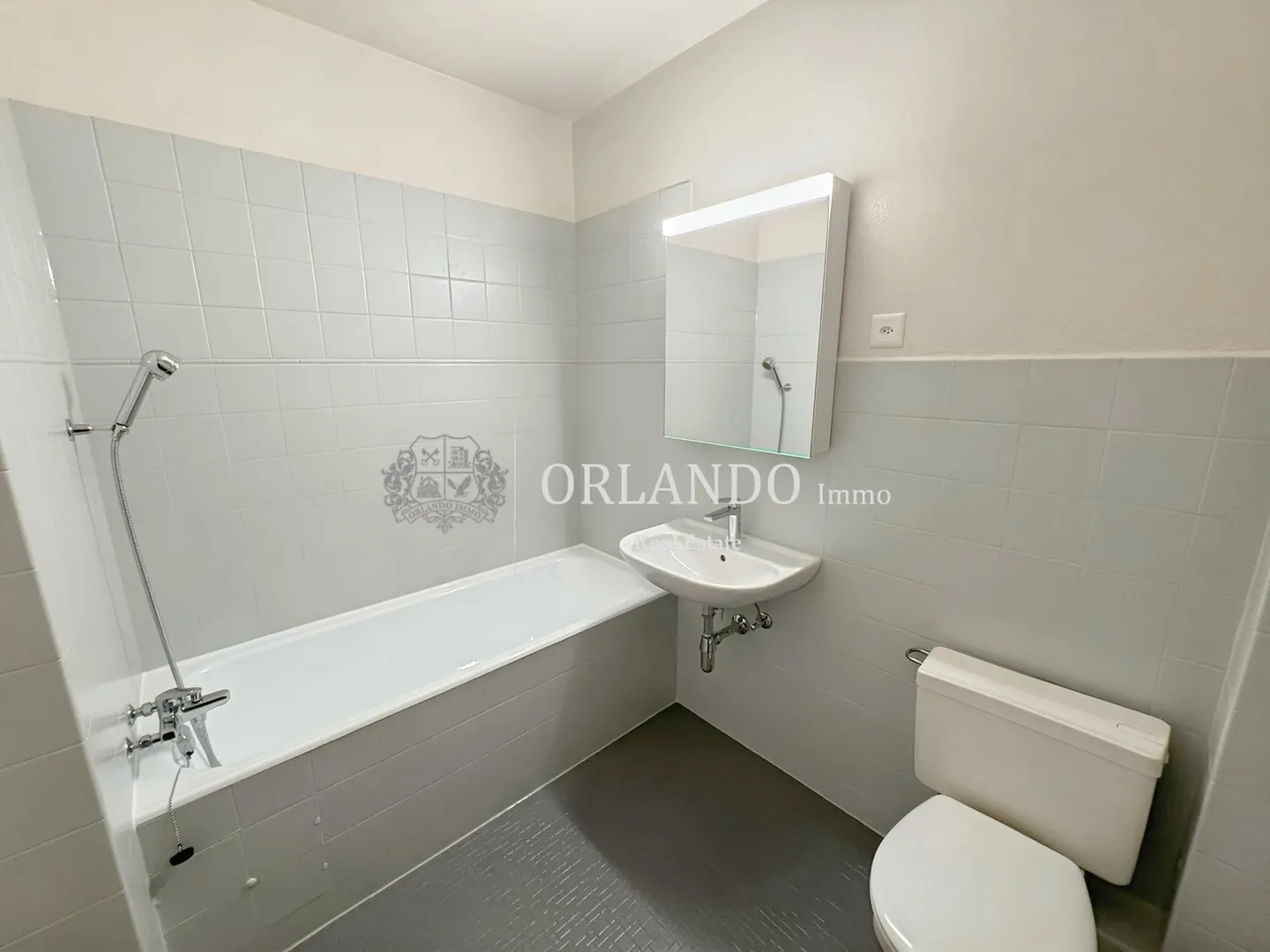 Apartment for rent - Photo 9 of 10