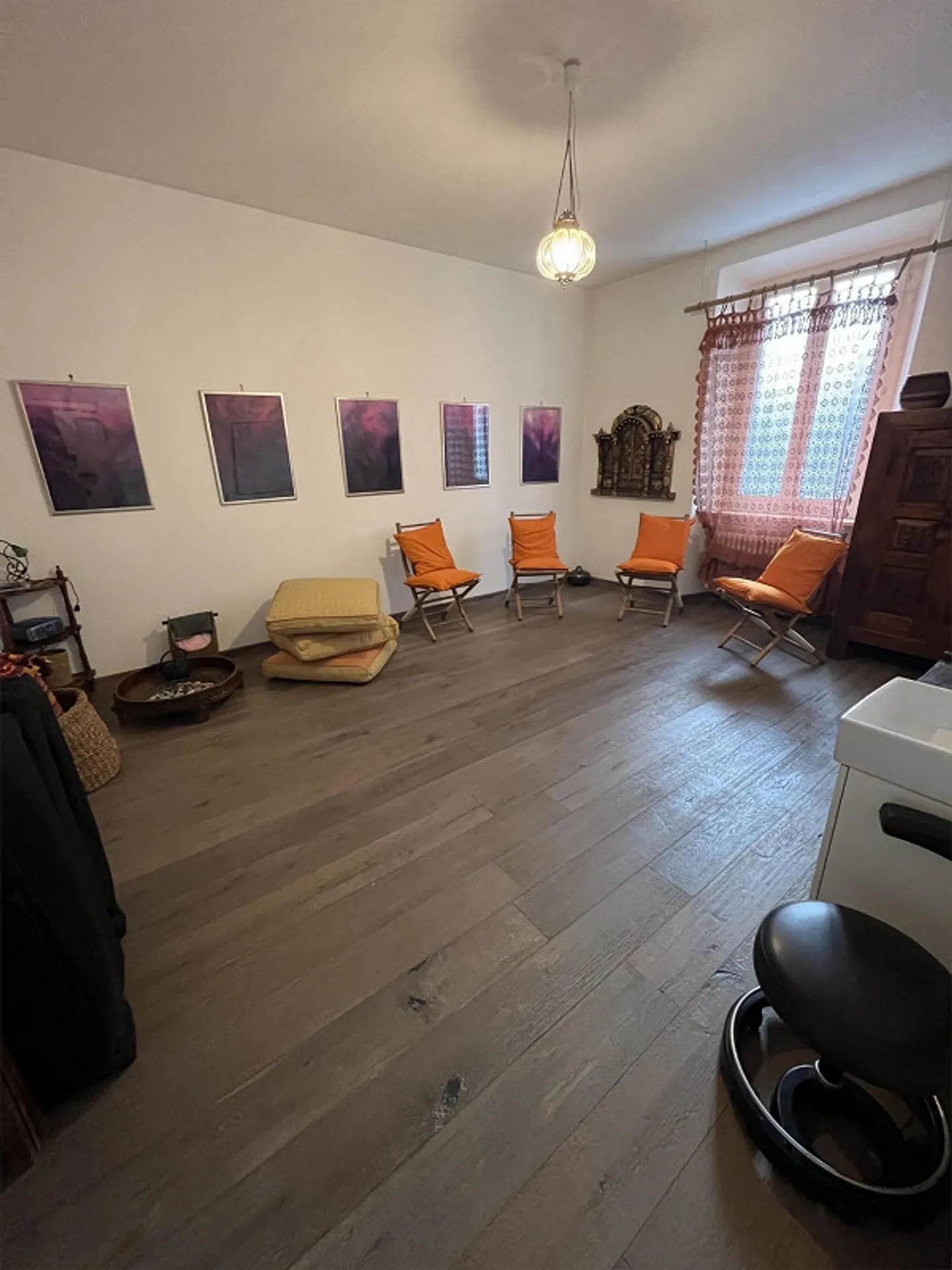 Chiasso, elegant and recent office with covered parking space - Photo 1 of 17