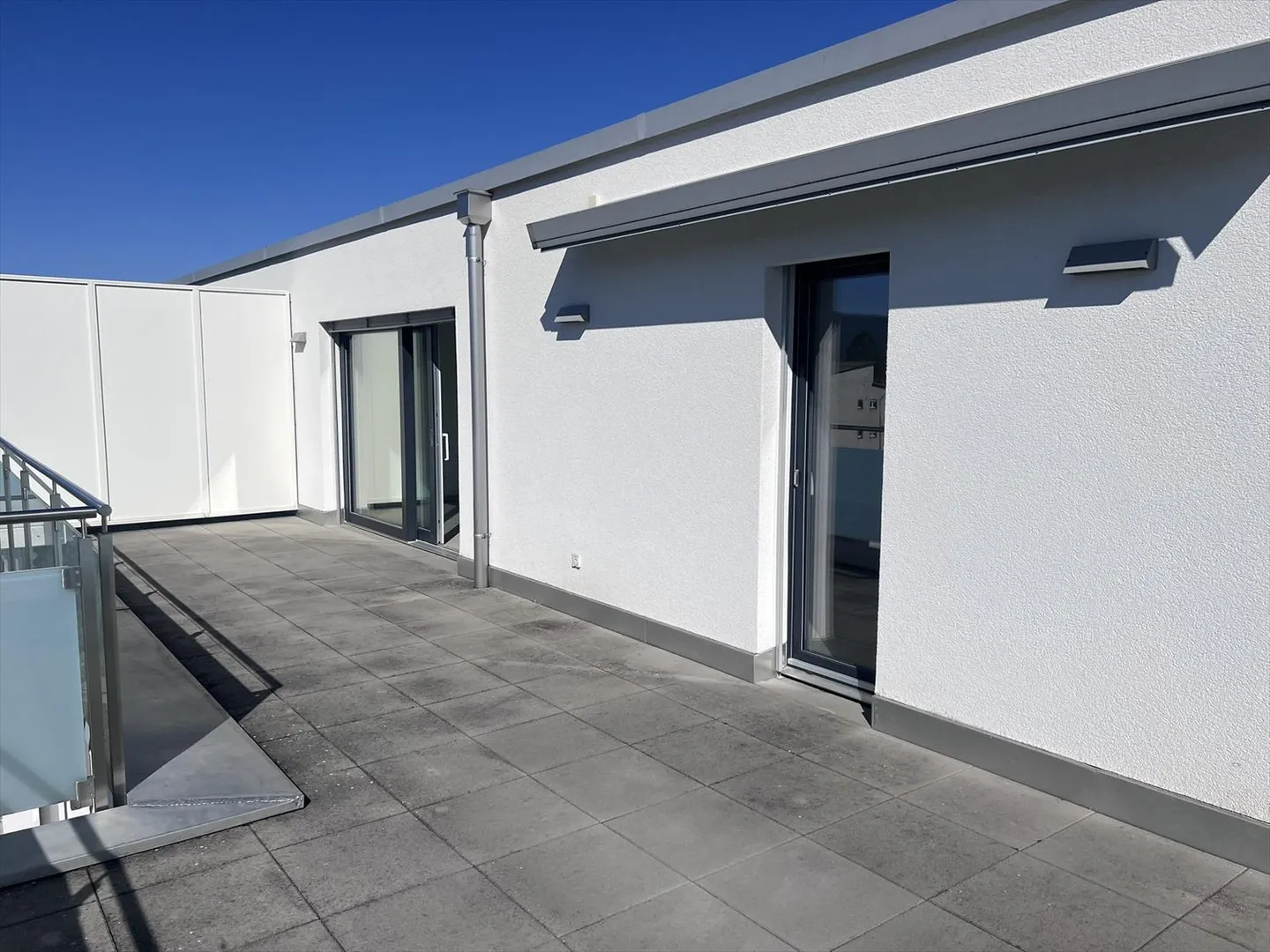 Dans immeubles récents - attiques de 3.5 pièces - Photo 13 sur 13