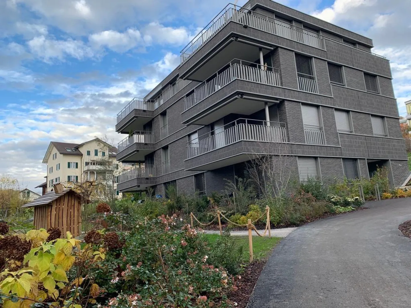 Modern 5.5-room apartment near the lake in Stäfa - Photo 1 of 13