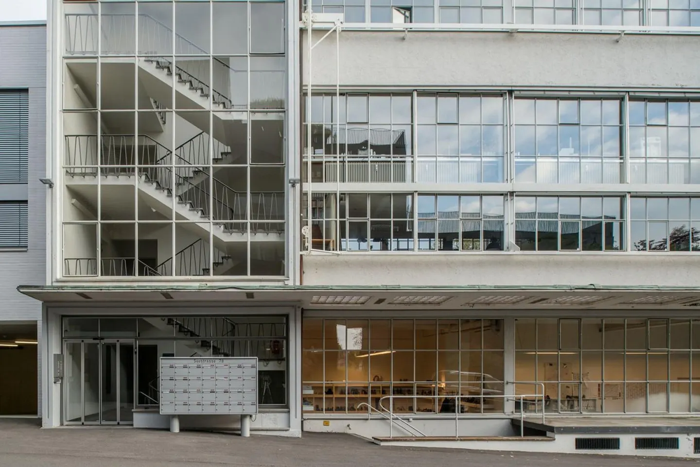 Working in the best location - Commercial space directly on Lake Zurich - Photo 1 of 5