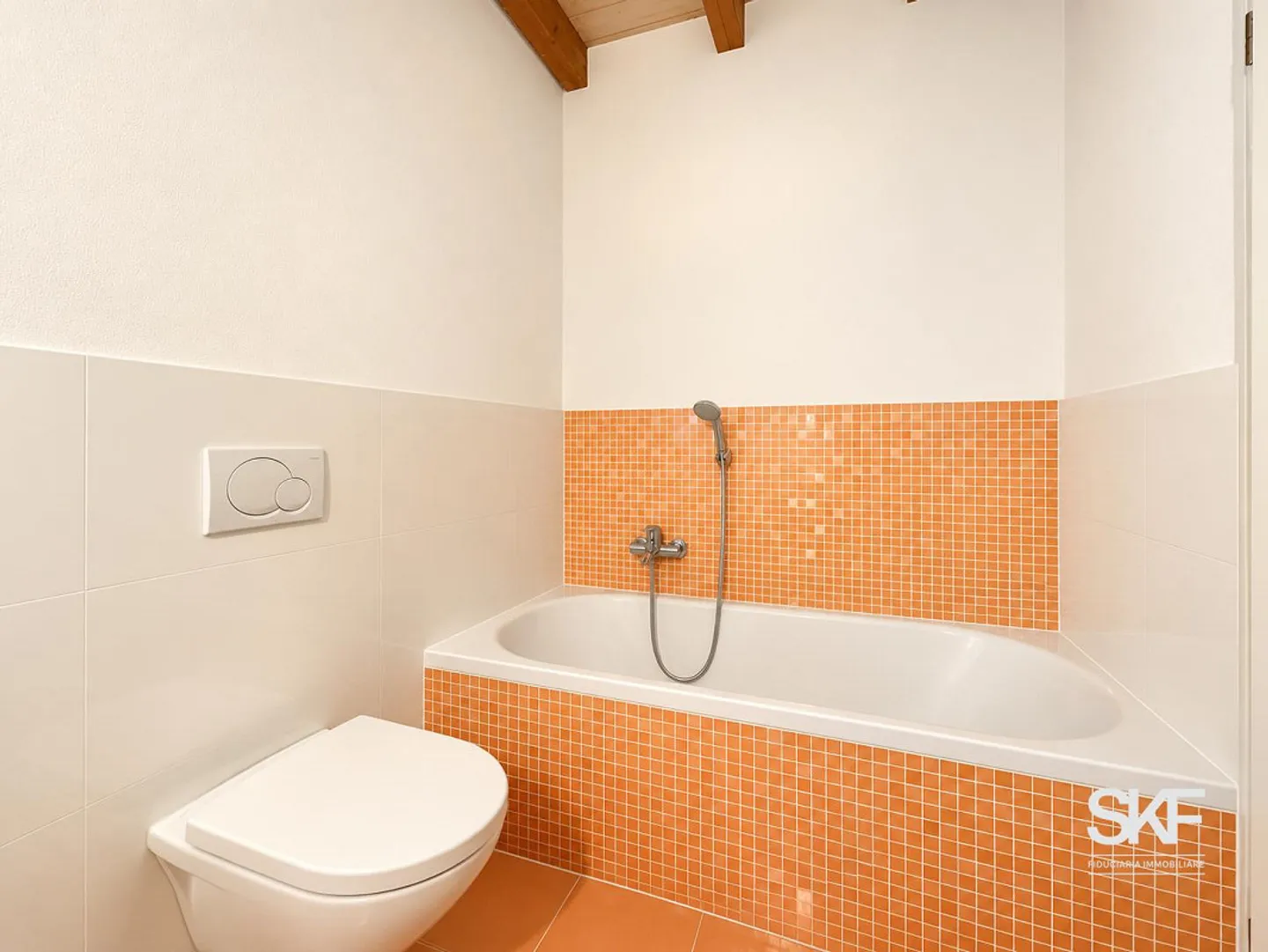 À 10 MINUTES DE CASLANO - BELLE MAISON À VENDRE DANS LE VERT - Photo 10 sur 14