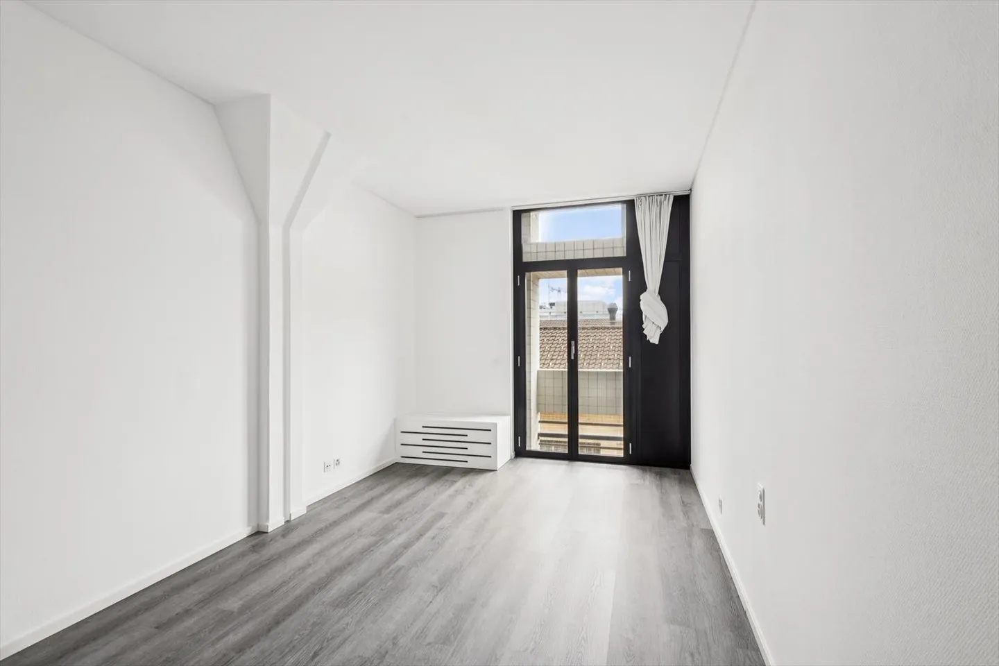 Cozy apartment just steps from the train station - Photo 7 of 11