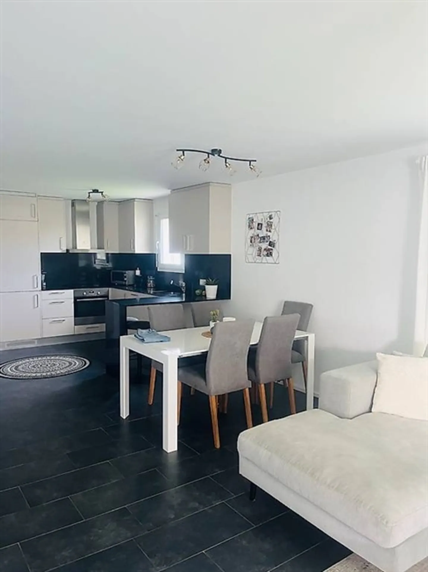 Apartment for rent - Photo 2 of 7