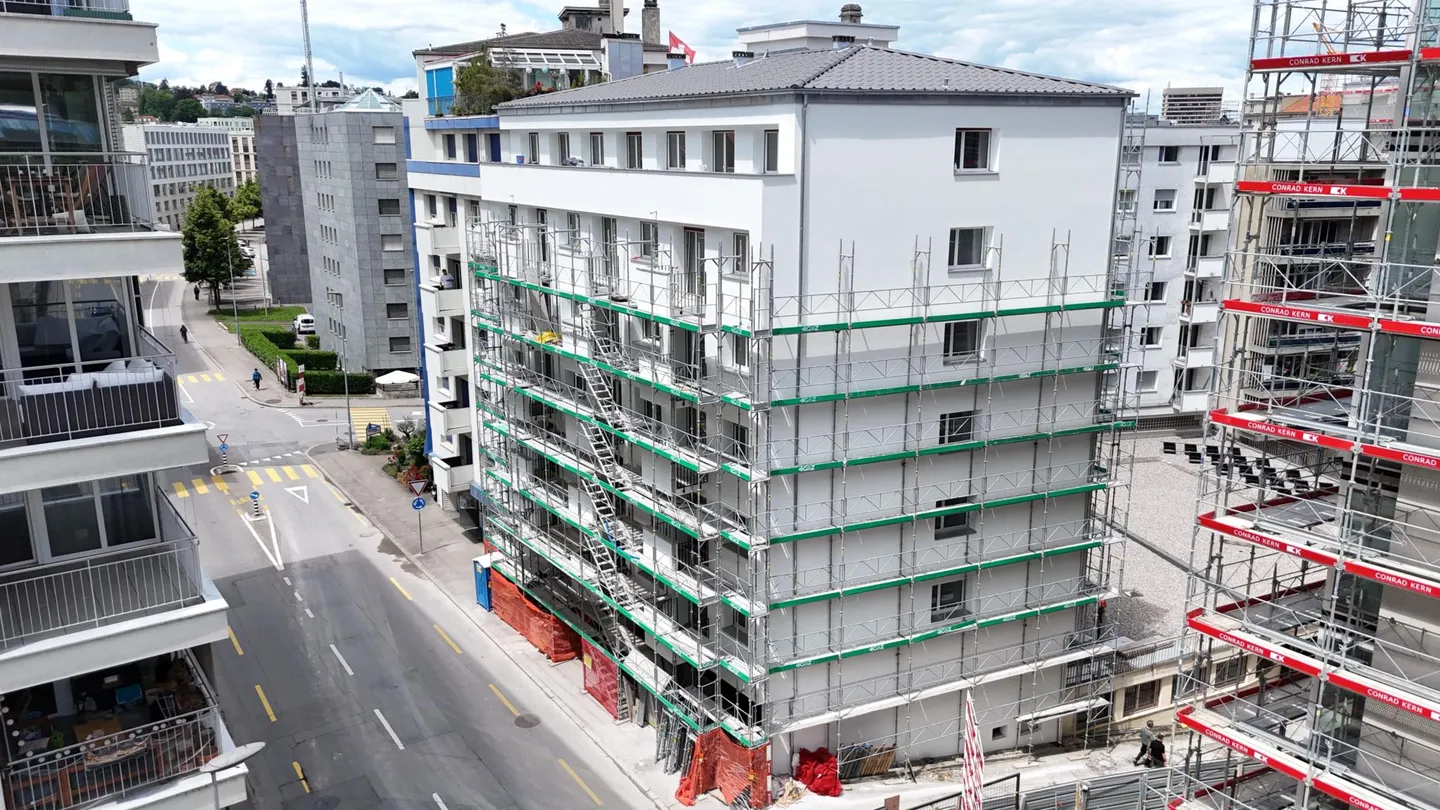 Fribourg: Renovated 3.5 rooms of 82 m² with two balconies - Photo 5 of 13