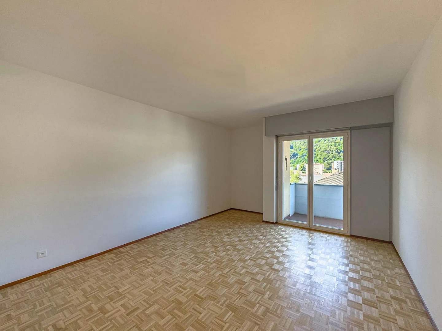 4.5 rooms for rent in Chiasso - Photo 3 of 8