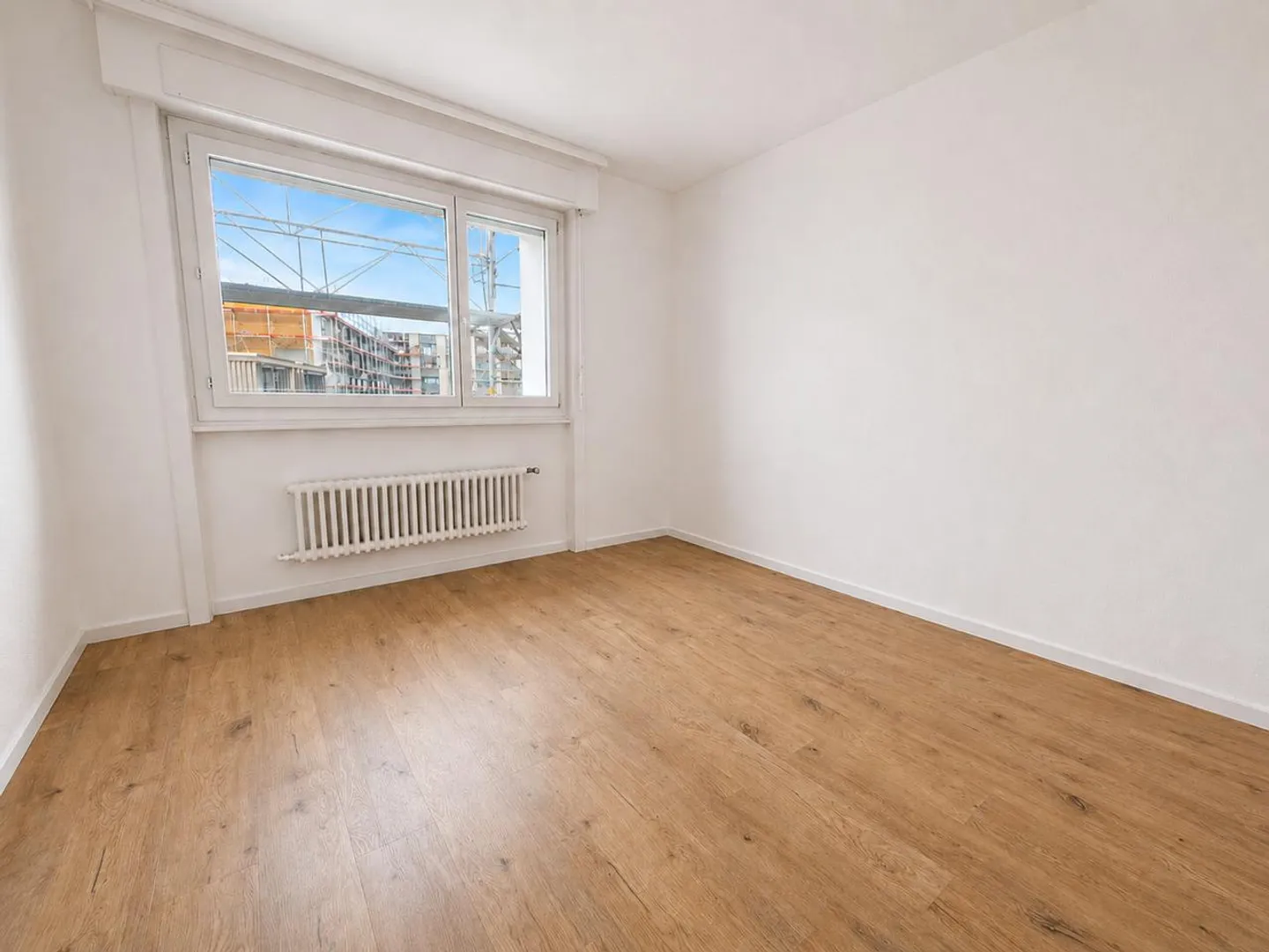 Fribourg: Renovated 3.5 rooms of 82 m² with two balconies - Photo 6 of 13