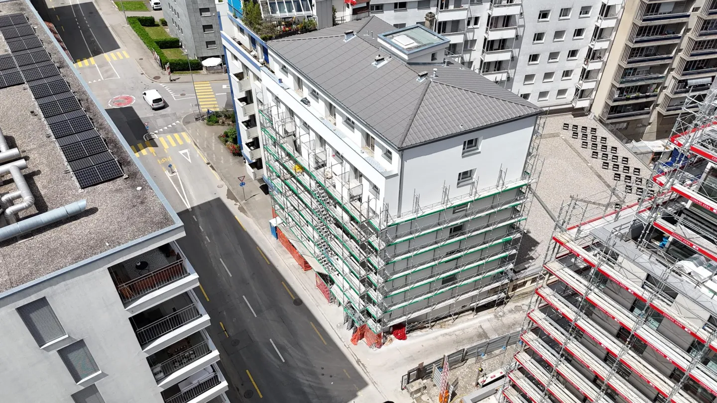 Fribourg: Renovated 3.5 rooms of 82 m² with two balconies - Photo 12 of 13