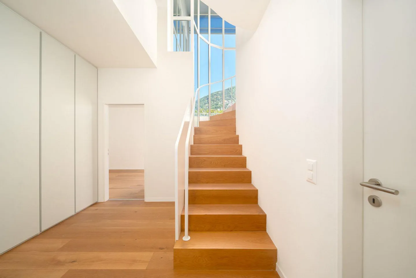 BEAU DUPLEX DANS UN EMPLACEMENT STRATÉGIQUE - Photo 2 sur 19