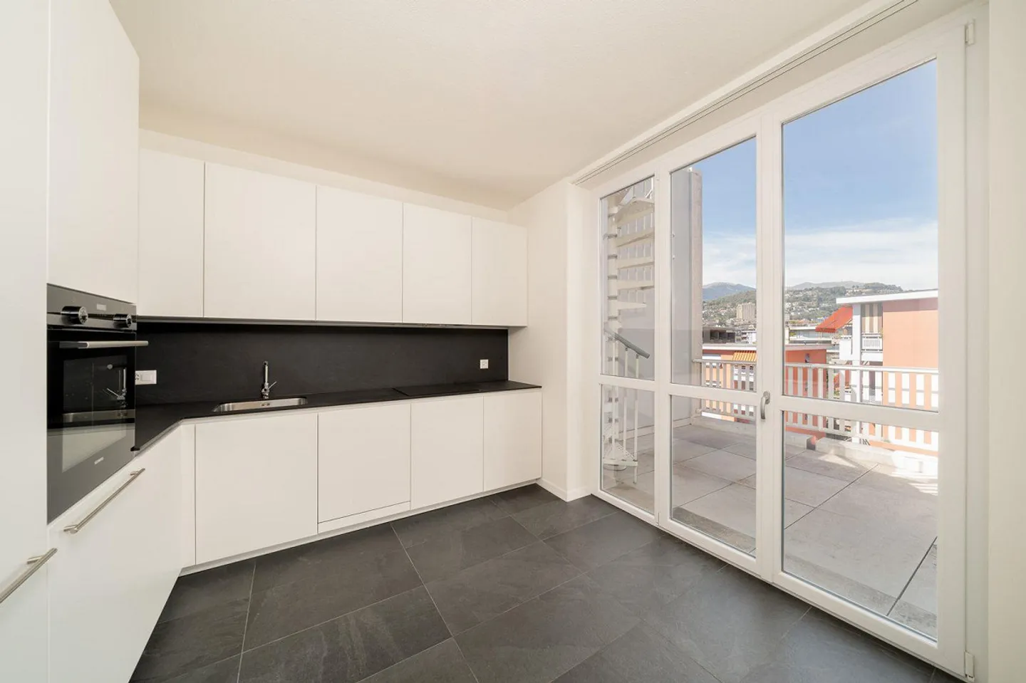 BEAU DUPLEX DANS UN EMPLACEMENT STRATÉGIQUE - Photo 7 sur 19