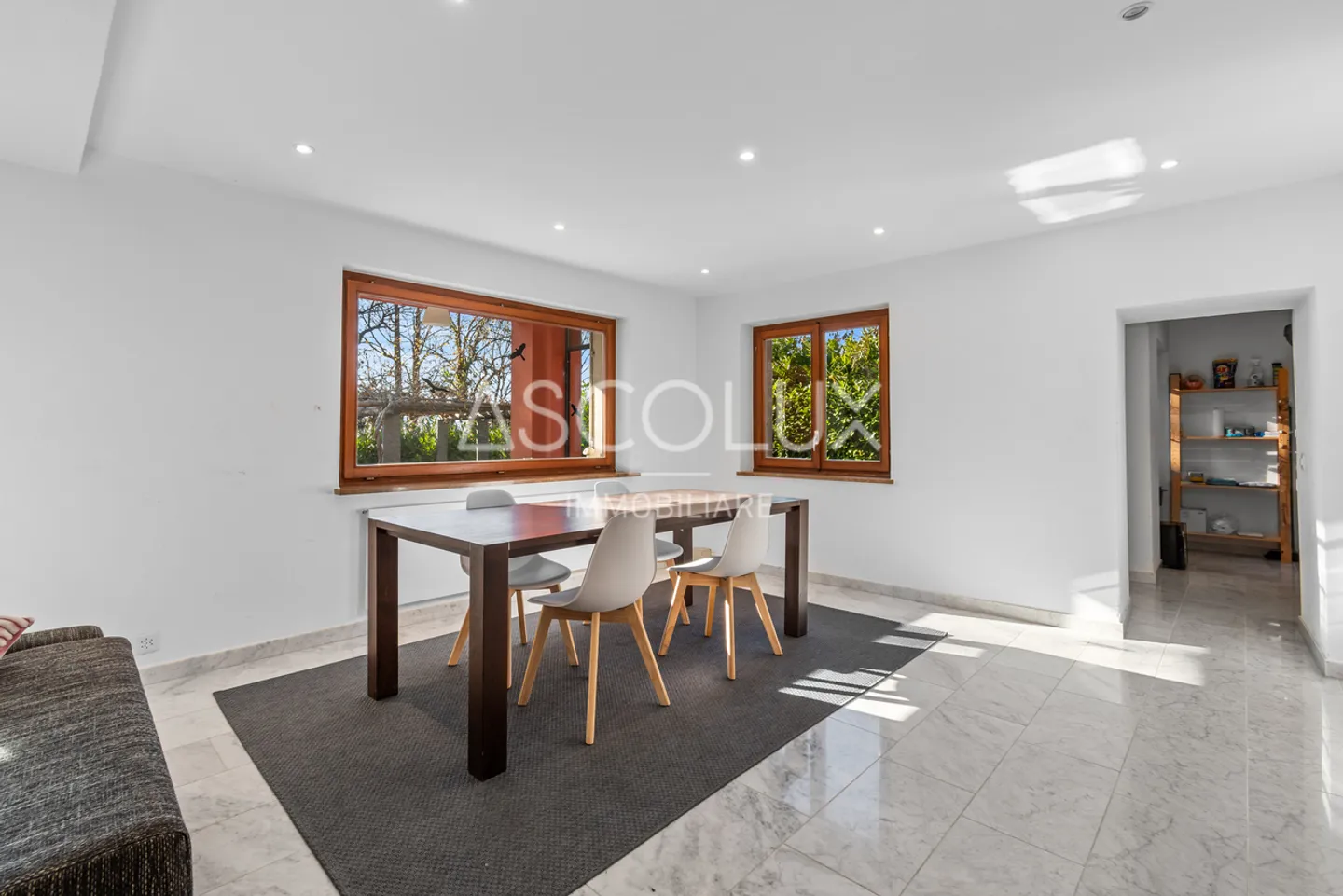 Renovierungsbedürftiges Zweifamilienhaus mit Garten - Foto 9 von 13