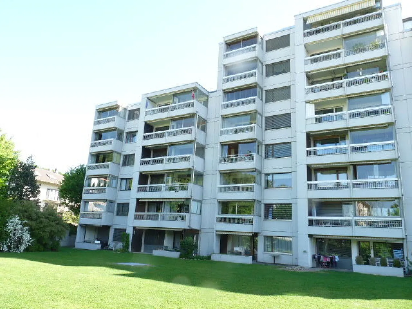 Appartement spacieux rénové de 4,5 pièces à vendre ! - Photo 2 sur 16