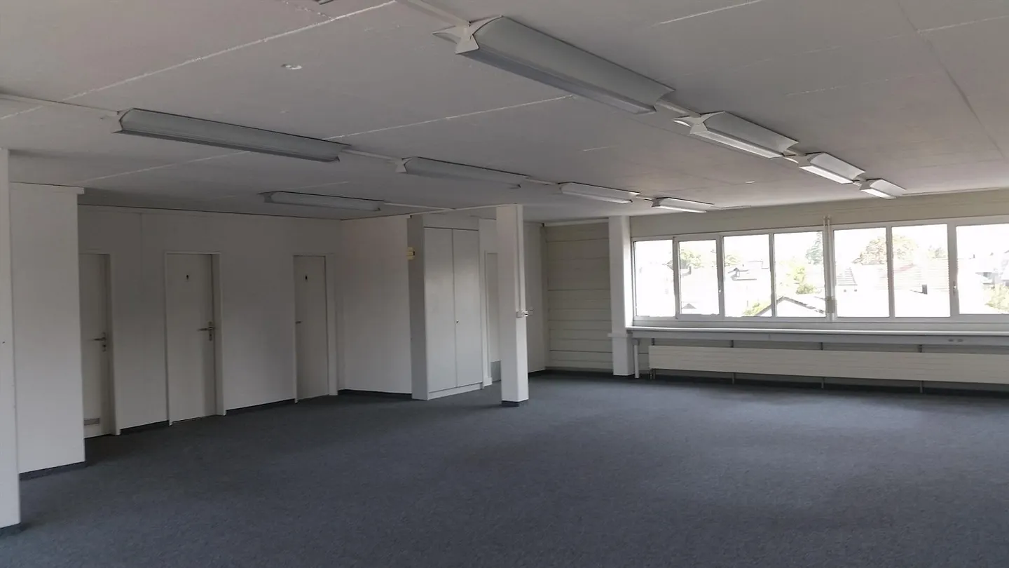 Bright Attic Office with Basic Infrastructure - Photo 3 of 13