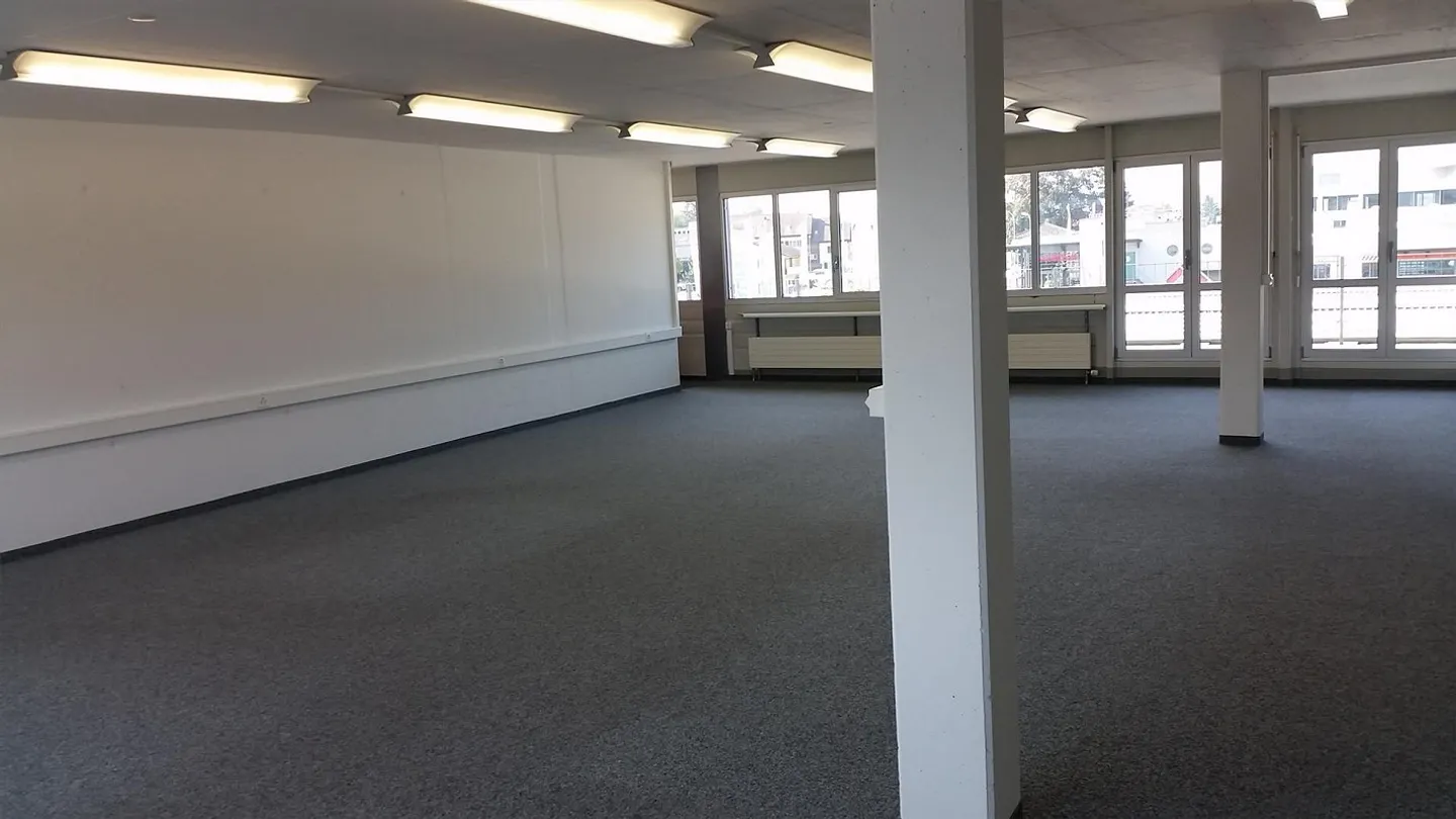 Bright Attic Office with Basic Infrastructure - Photo 4 of 13