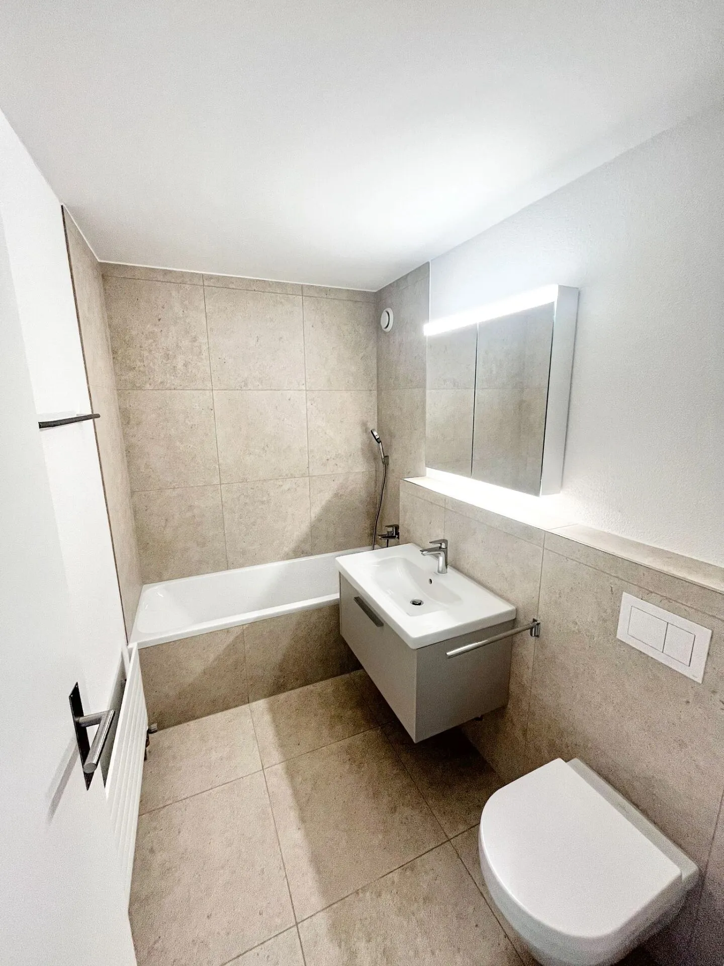 Appartement spacieux rénové de 4,5 pièces à vendre ! - Photo 15 sur 16