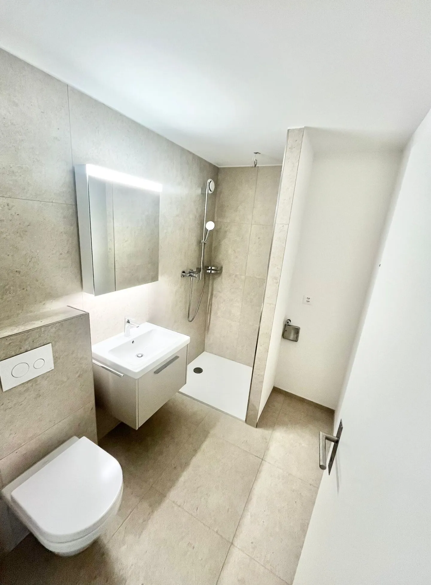 Appartement spacieux rénové de 4,5 pièces à vendre ! - Photo 16 sur 16