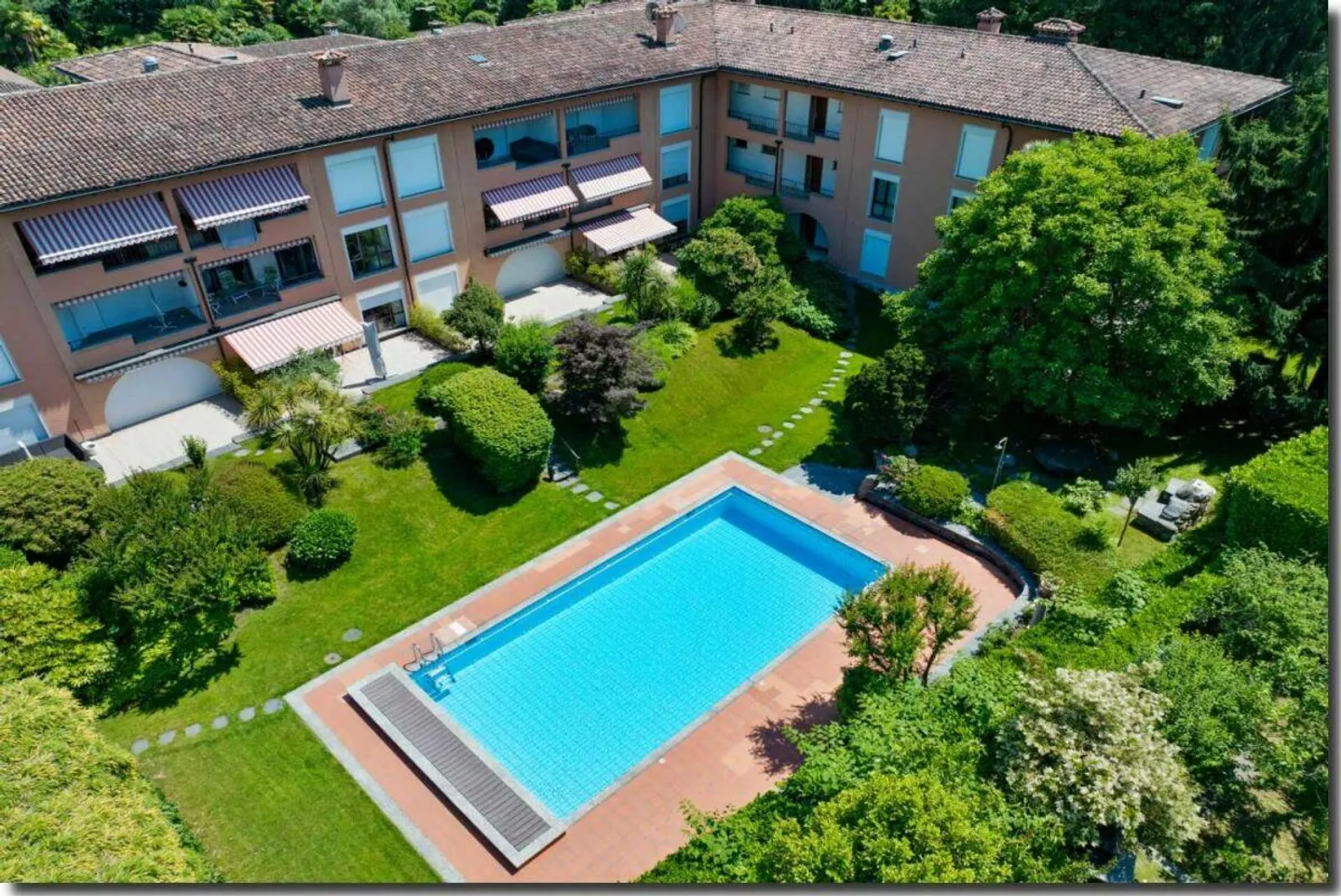 Moderne 2 1/2 Zimmer-Ferienwohnung mit grossem Pool an attraktiver Lage in Ascona - Foto 3 di 10
