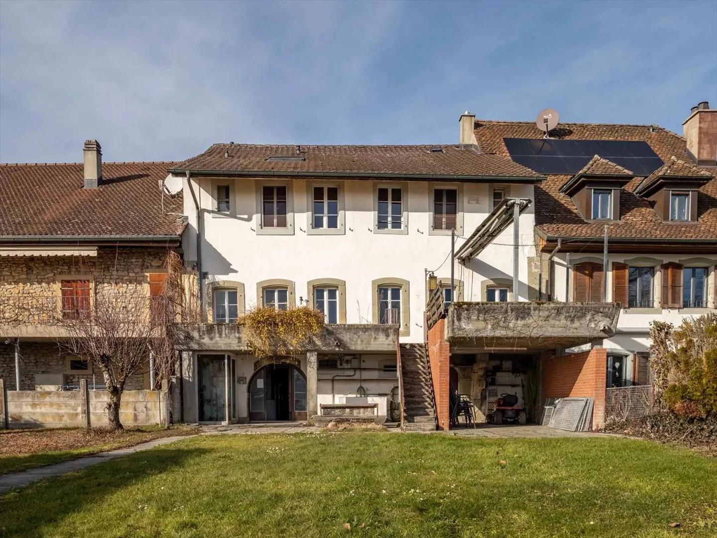 Une demeure de caractère au bord du lac de Morat - Photo 1 sur 12