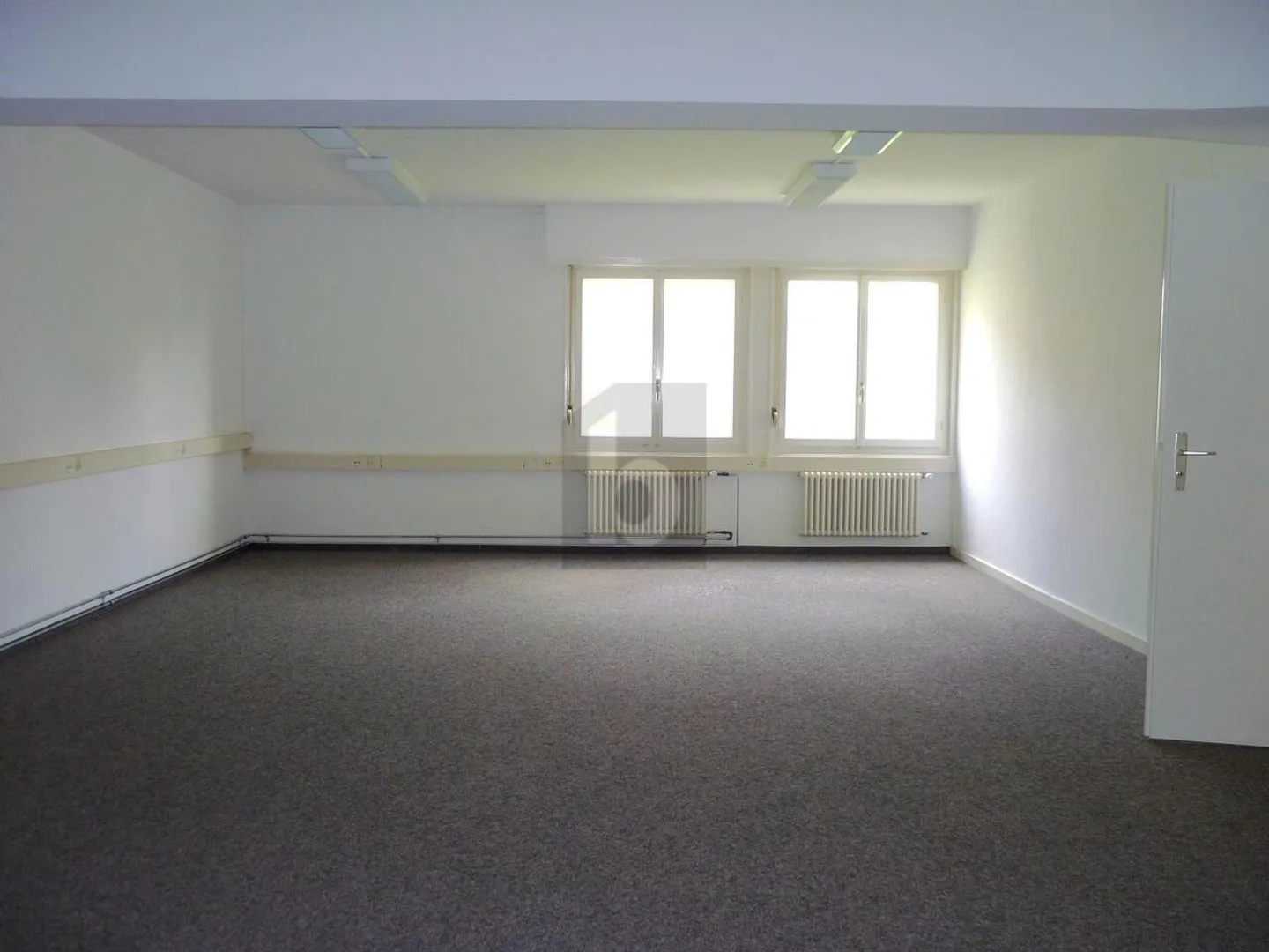 NUMEROUS OFFICES, WELL LOCATED! - Photo 3 of 6