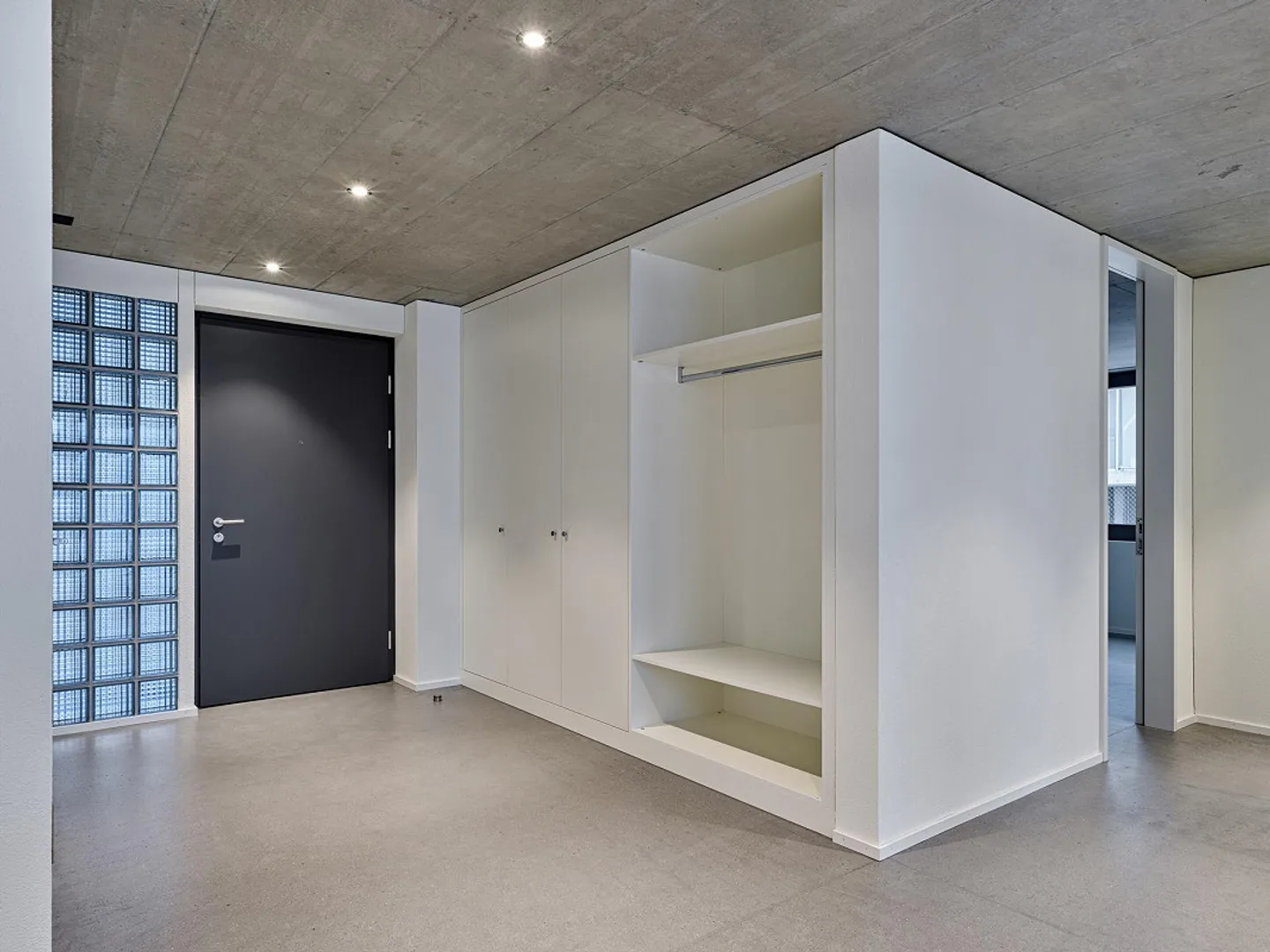 Dreamlike Atelier Maisonette Apartment with Lake View - Photo 2 of 7