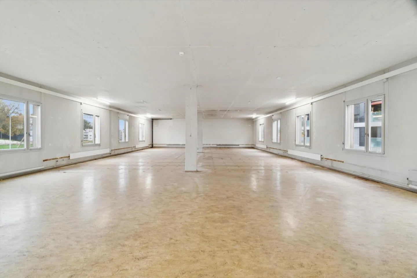 Emplacement de bureau à la gare – Espaces de bureau et commerciaux à Wetzikon - Photo 3 sur 8