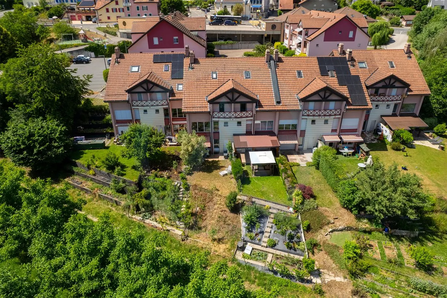 Charmantes Reihenhaus in Montherod - Foto 2 von 13