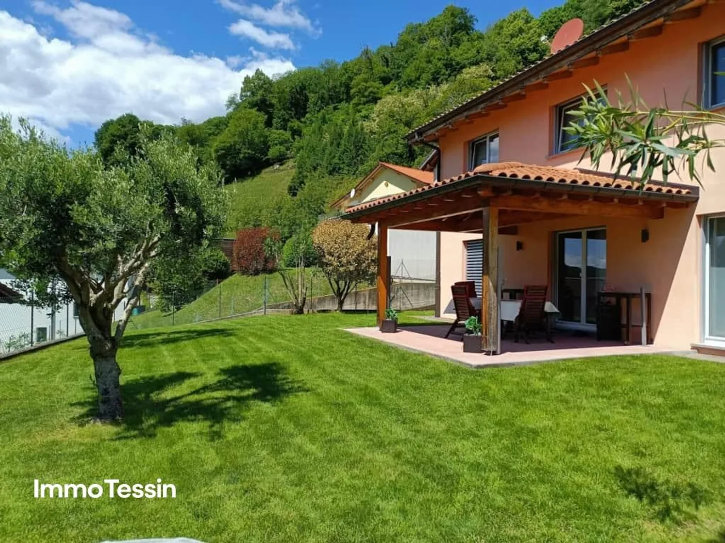 Casa ben curata con molto comfort abitativo, terrazza, giardino e altro... - Foto 1 di 13