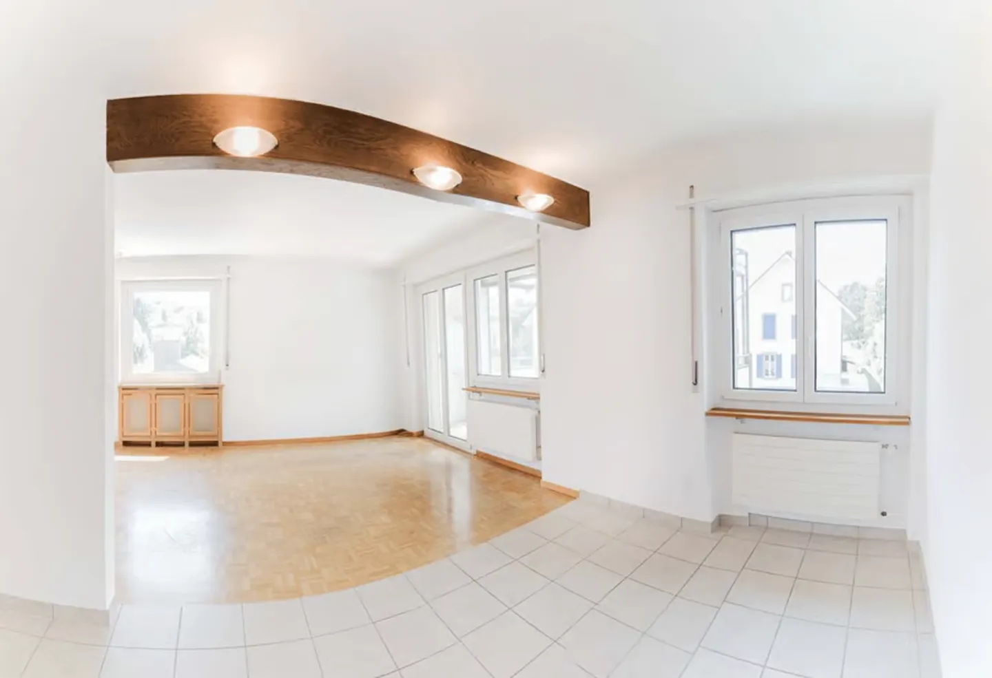 Luminoso appartamento di 3,5 stanze con balcone e bella vista a Port - Foto 4 di 13