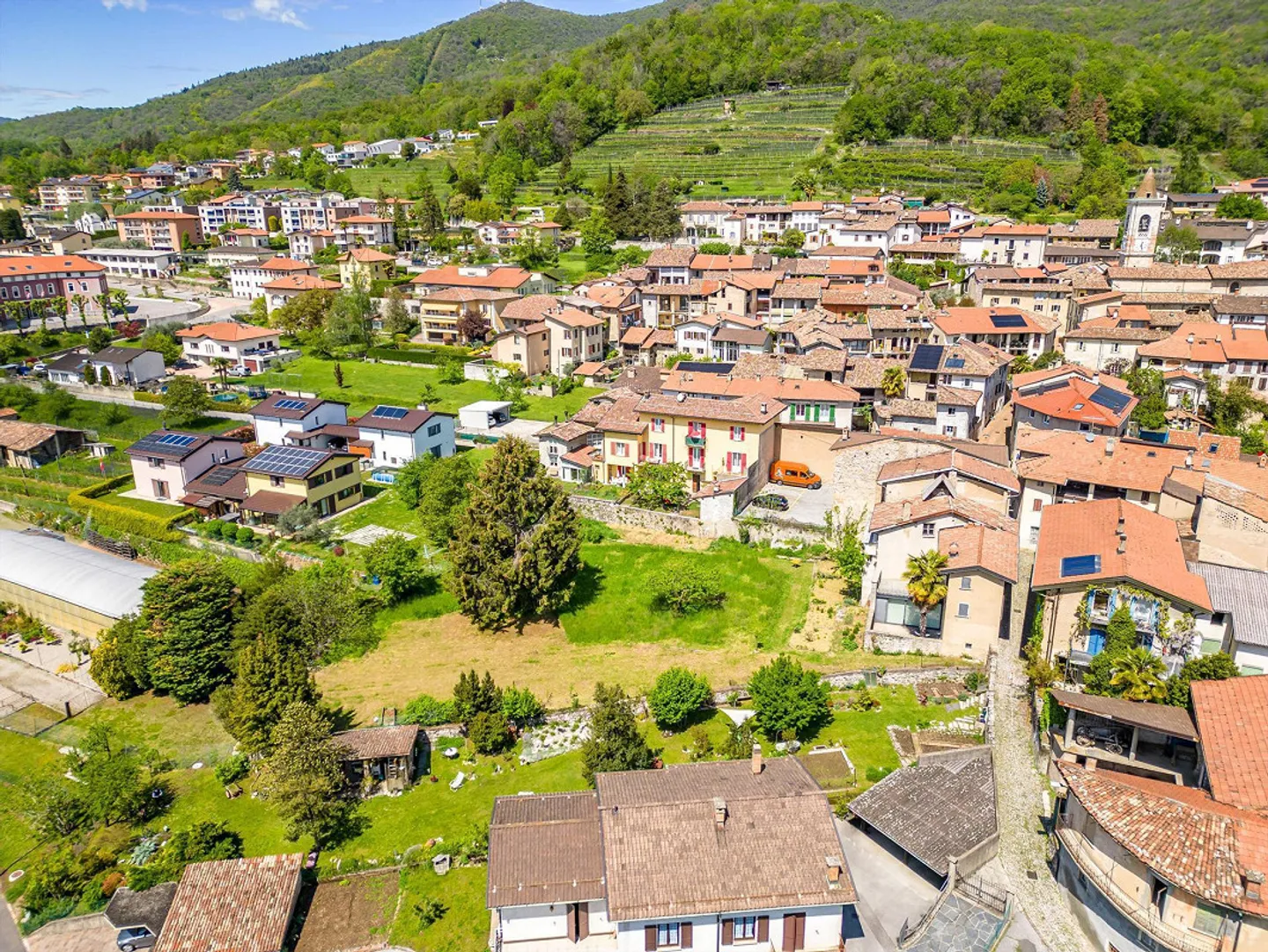 Terrain constructible en plein soleil avec projet approuvé - Photo 4 sur 4