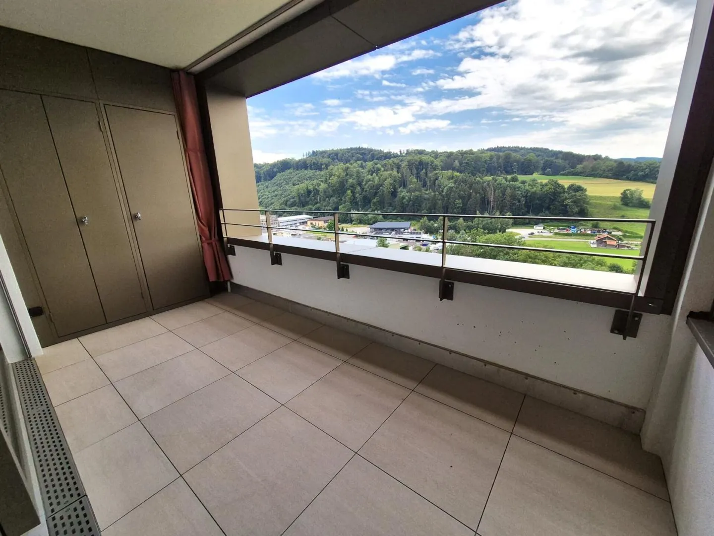 Plugin 4 - 5.5-Zimmer-Wohnung im 12. Stock - Foto 3 von 19