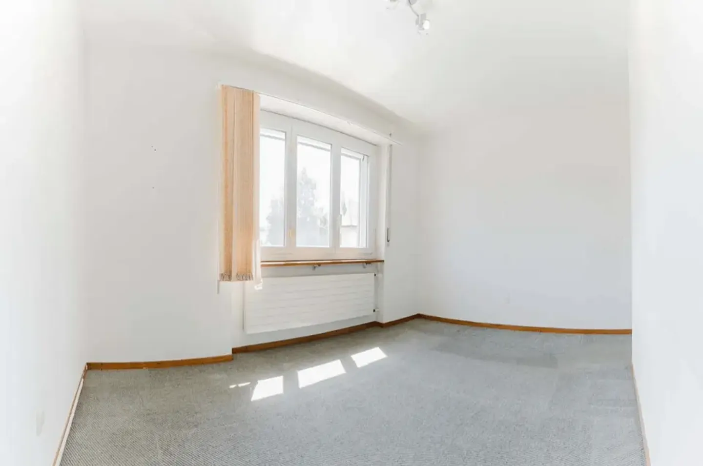 Luminoso appartamento di 3,5 stanze con balcone e bella vista a Port - Foto 9 di 13