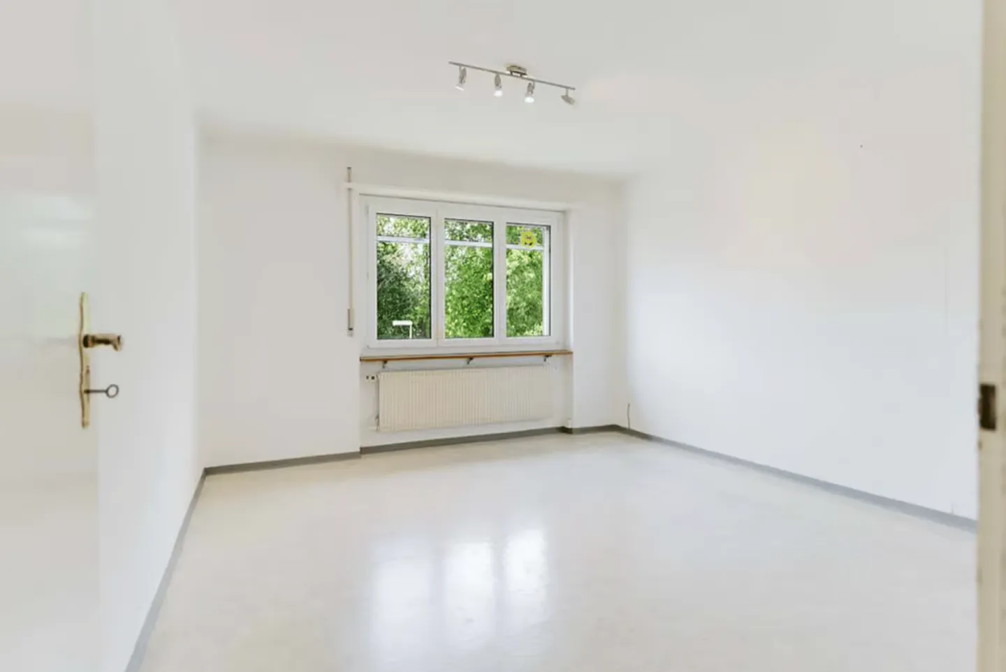 Luminoso appartamento di 3,5 stanze con balcone e bella vista a Port - Foto 7 di 13