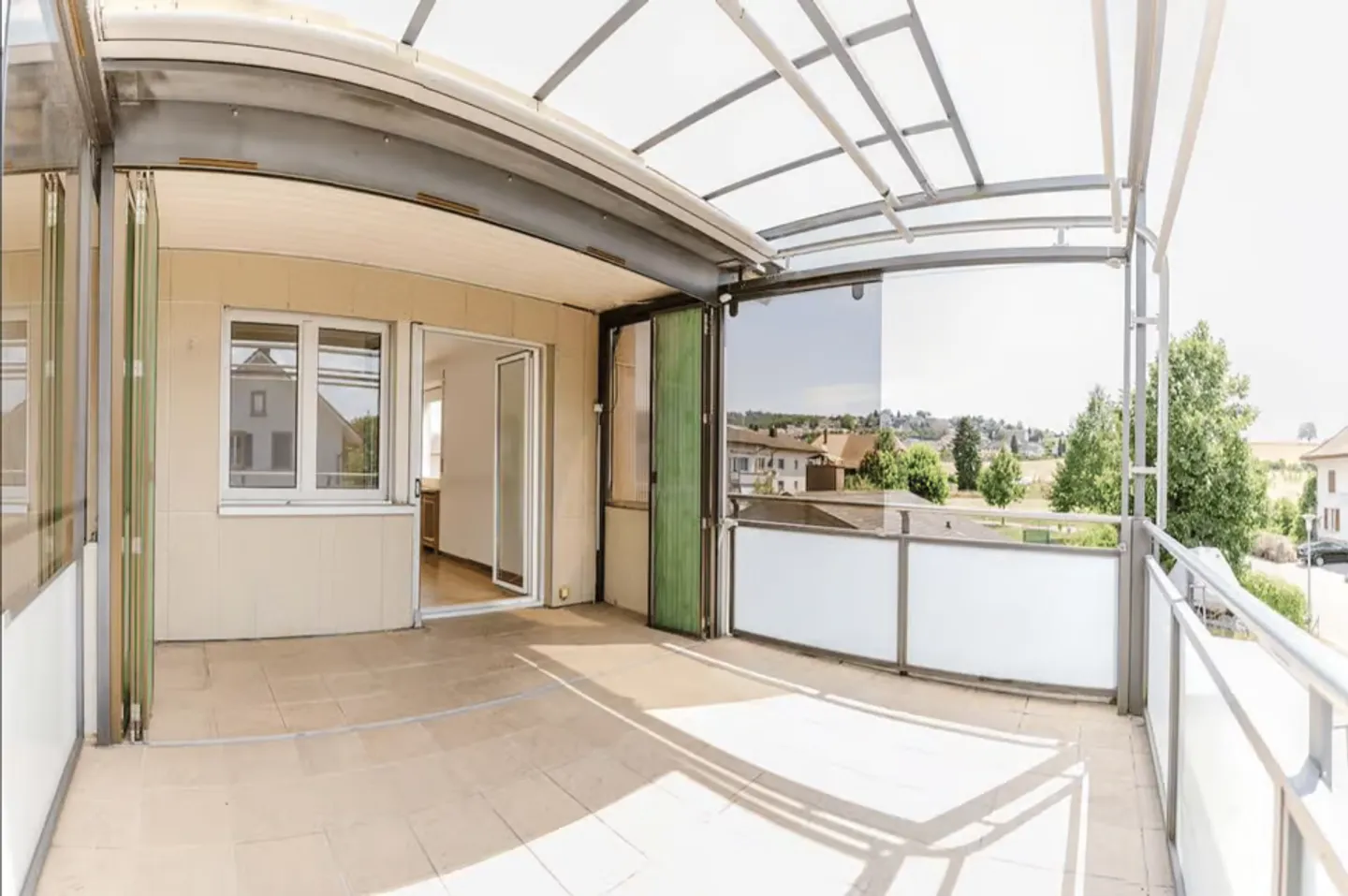 Luminoso appartamento di 3,5 stanze con balcone e bella vista a Port - Foto 12 di 13