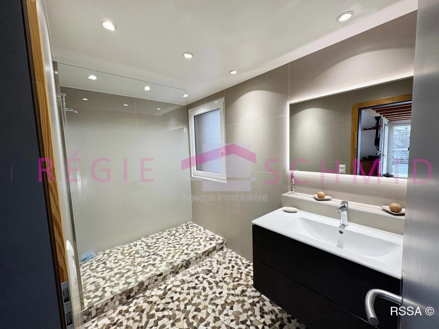 Detached villa - Photo 10 of 10