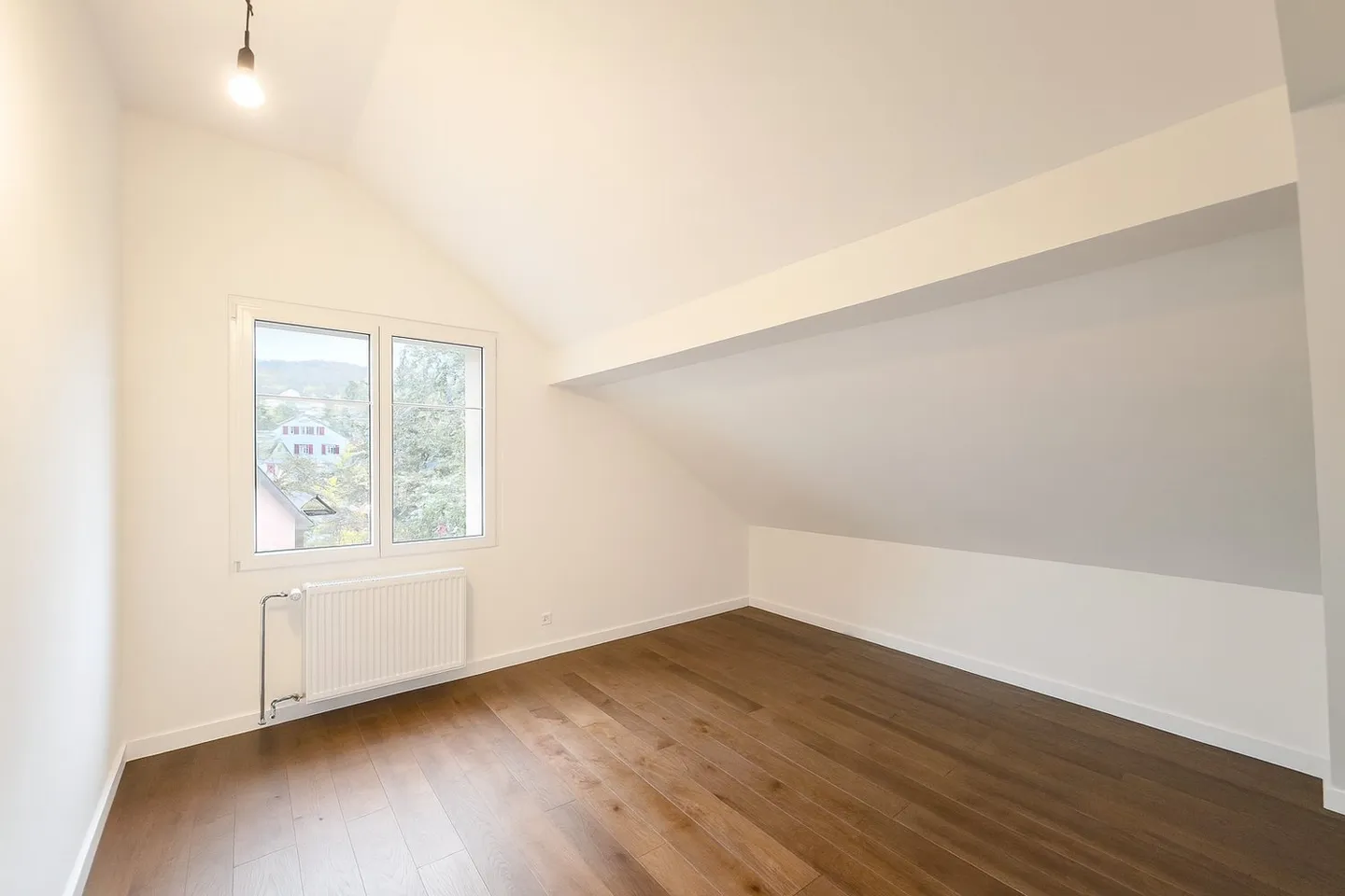 Moderne 3.5-Zimmer-Dachwohnung in Steckborn – zentral, hell und bestens ausgestattet - Foto 3 von 8