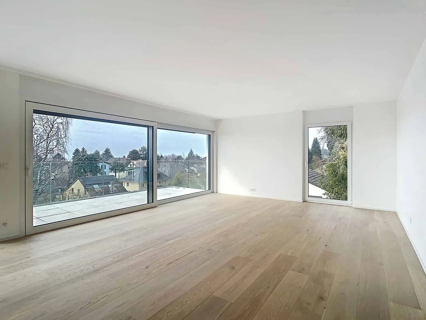 Attika MINERGIE new with panoramic view and small vegetable garden - Photo 1 of 13