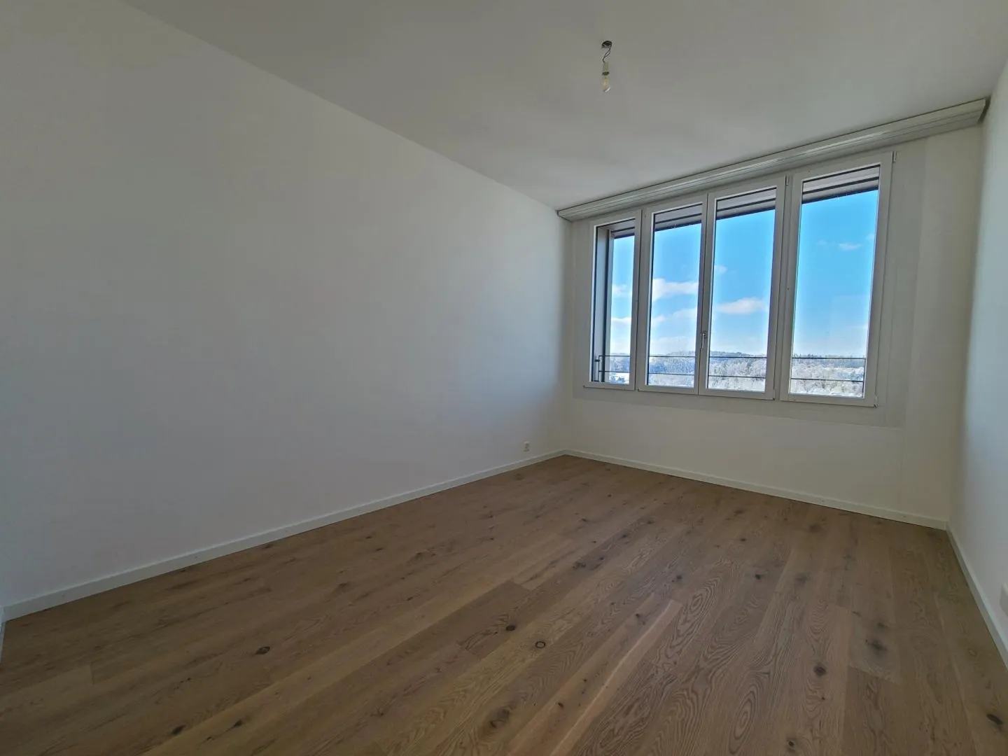 Plugin 4 - 5.5-Zimmer-Wohnung im 12. Stock - Foto 11 von 19