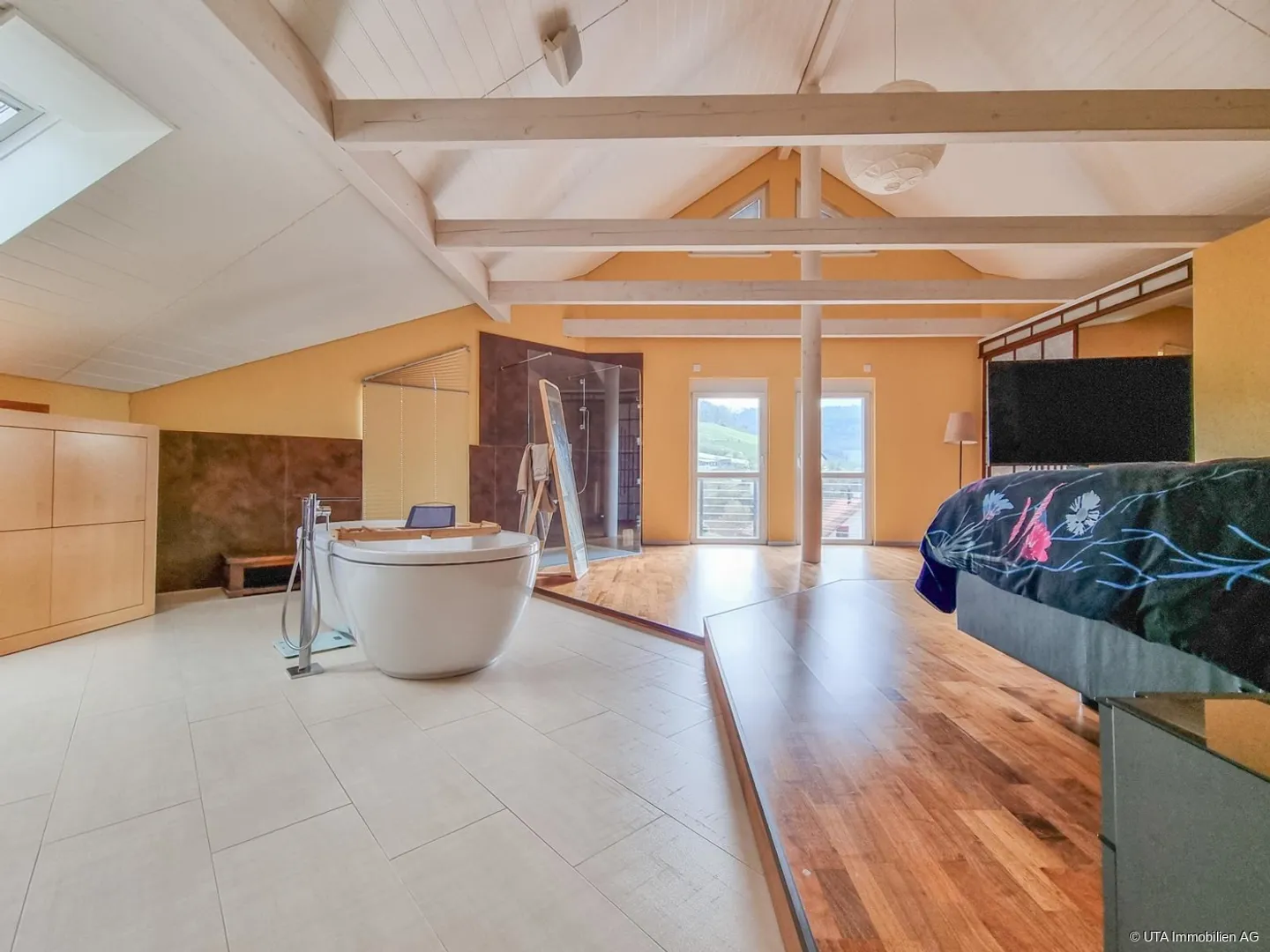 Luxuriöses Anwesen mit vielen Extras und traumhafter Aussicht - Foto 5 von 12