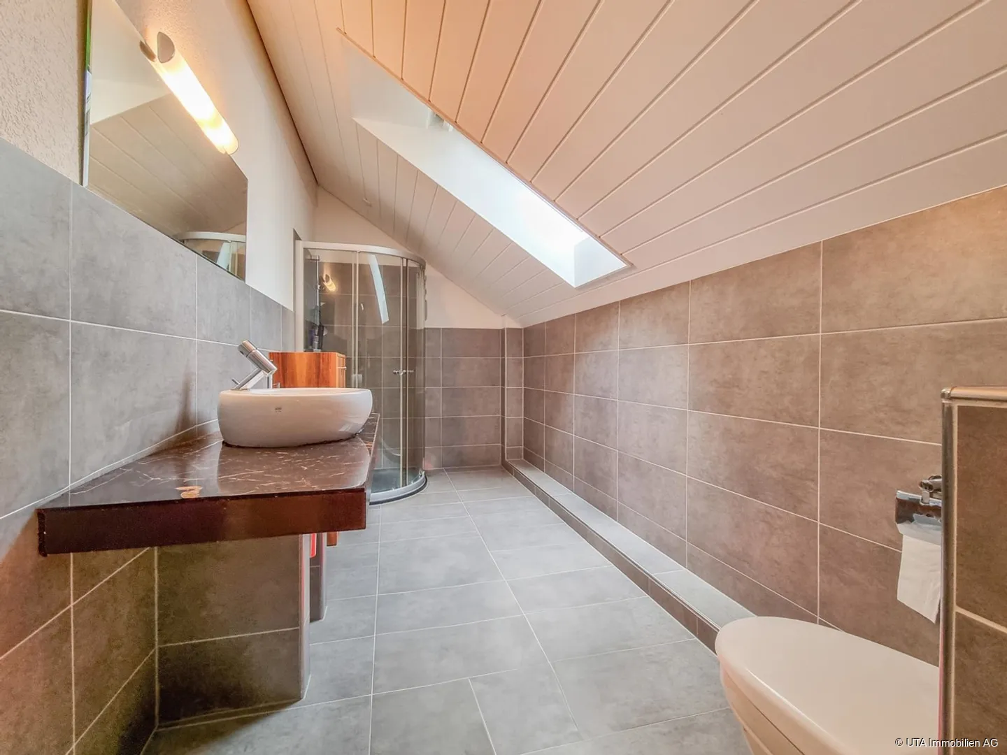 Luxuriöses Anwesen mit vielen Extras und traumhafter Aussicht - Foto 8 von 12