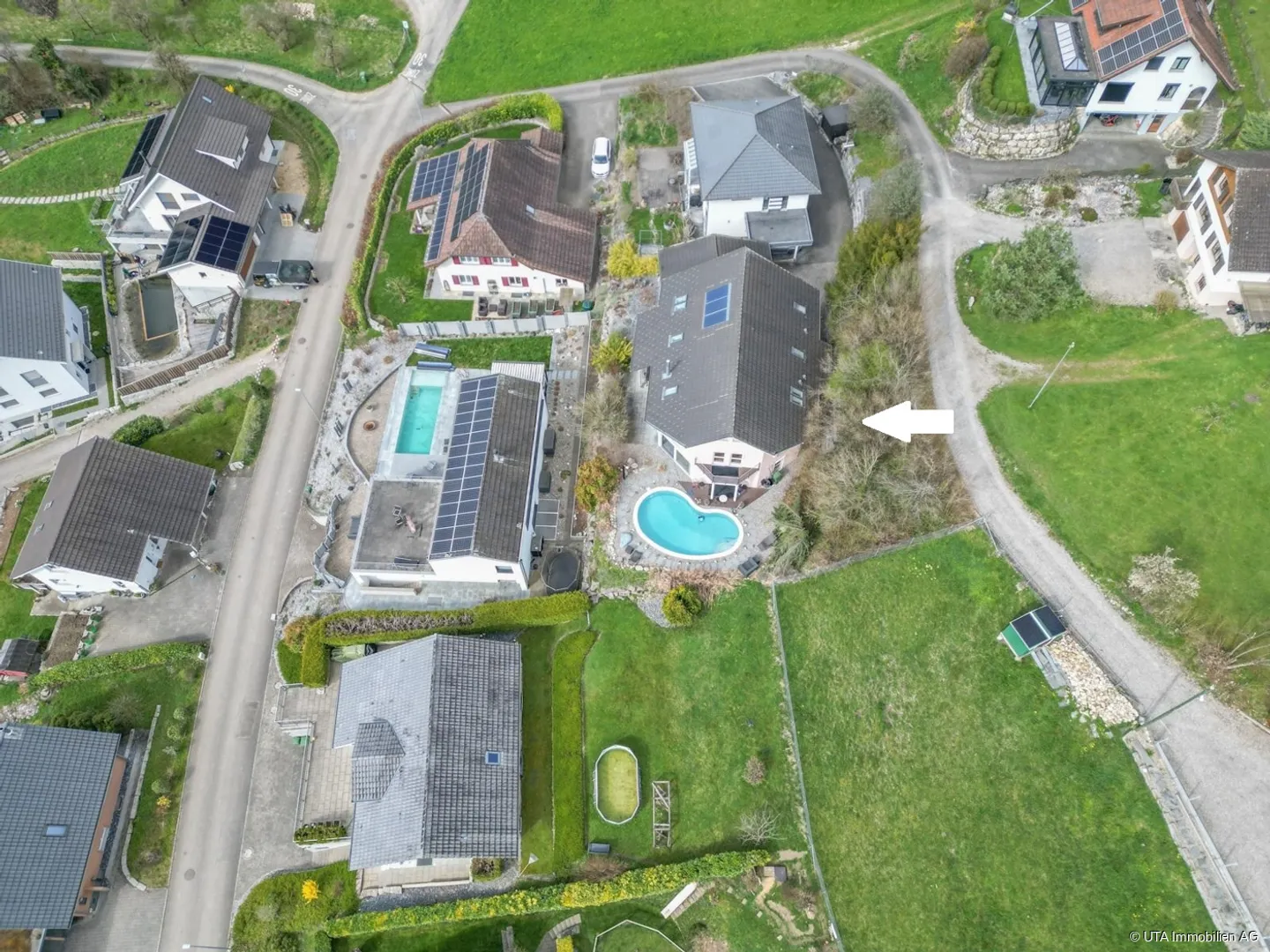 Luxuriöses Anwesen mit vielen Extras und traumhafter Aussicht - Foto 12 von 12