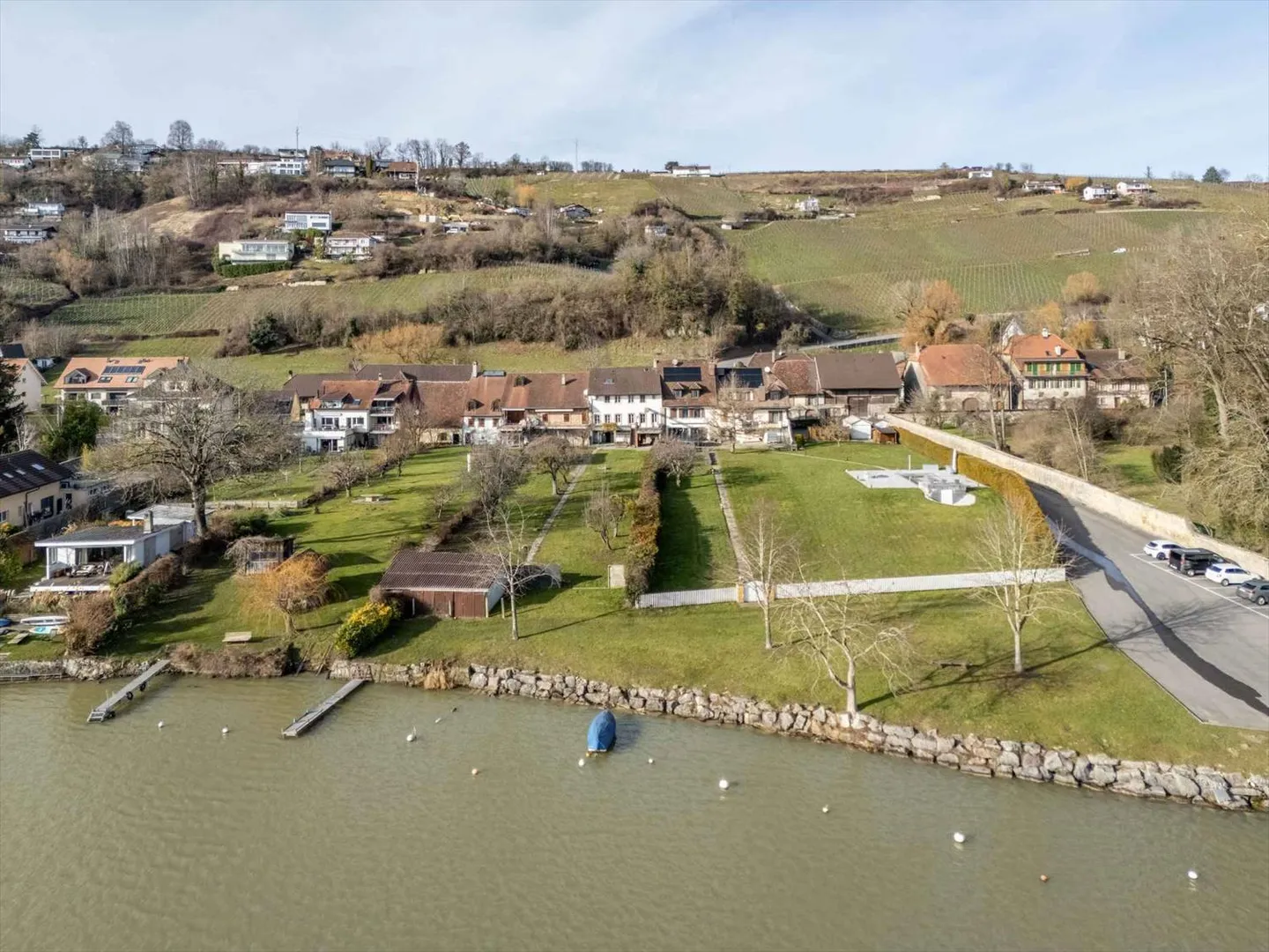 Une demeure de caractère au bord du lac de Morat - Photo 11 sur 12