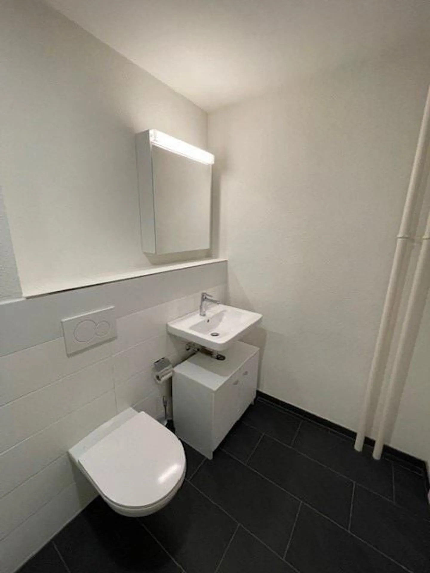 Living in a quiet residential area - Photo 3 of 6