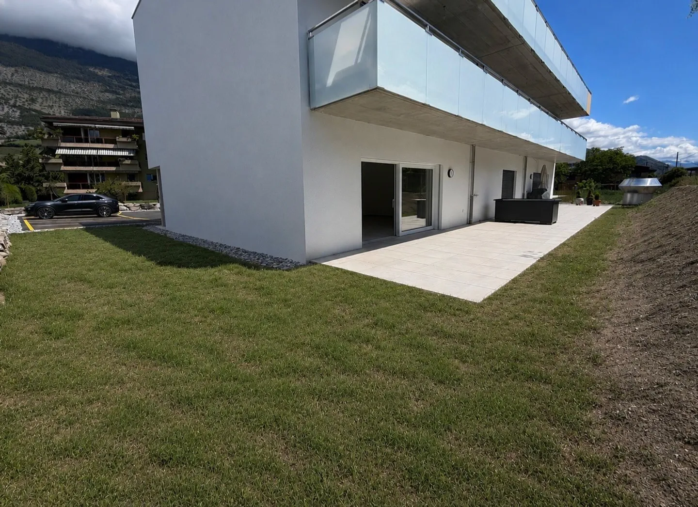 Superb 2.5 rooms, spacious garden level - Photo 6 of 7