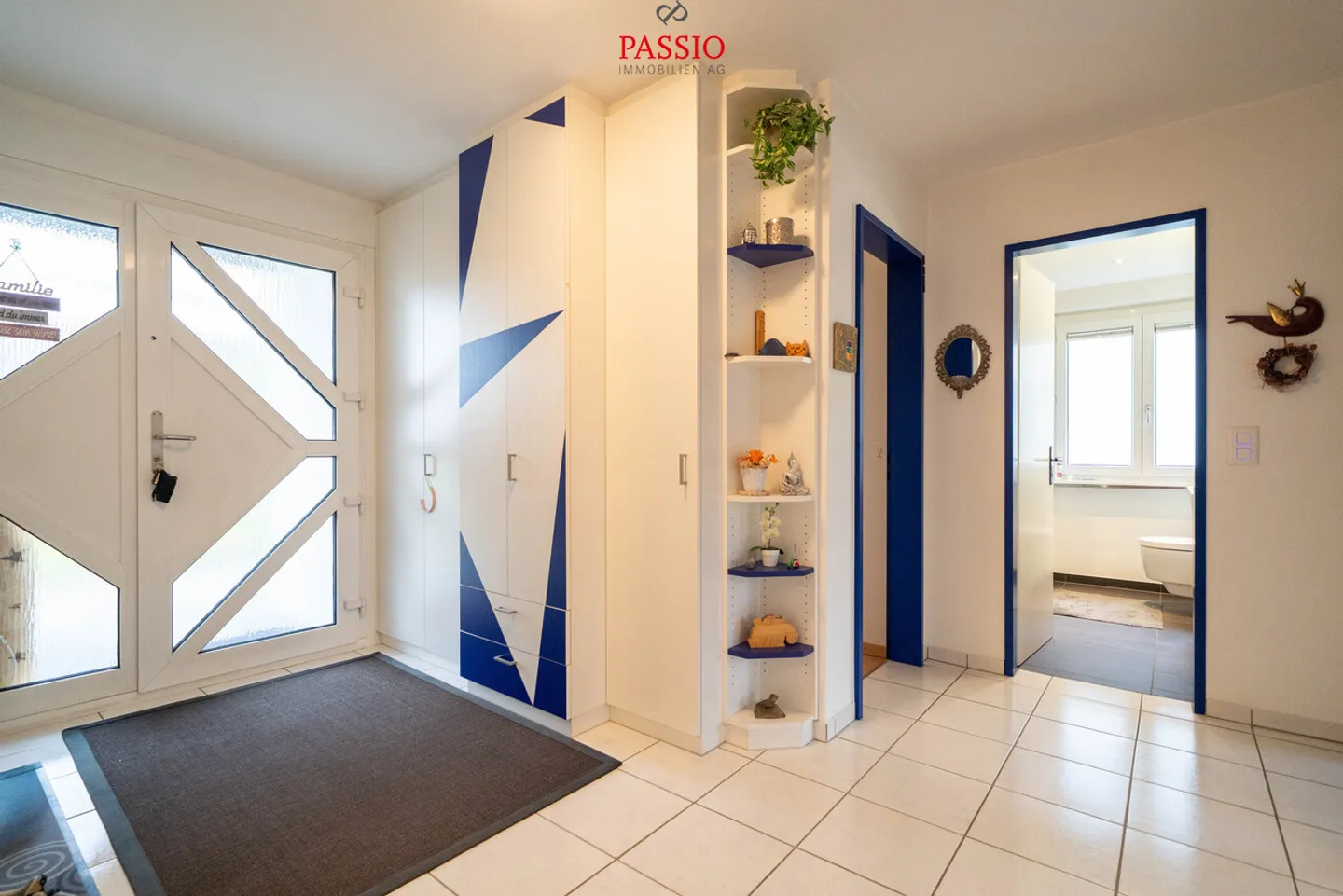 Maison individuelle de 5,5 pièces avec grand jardin au cœur d'Aefligen - Photo 5 sur 26