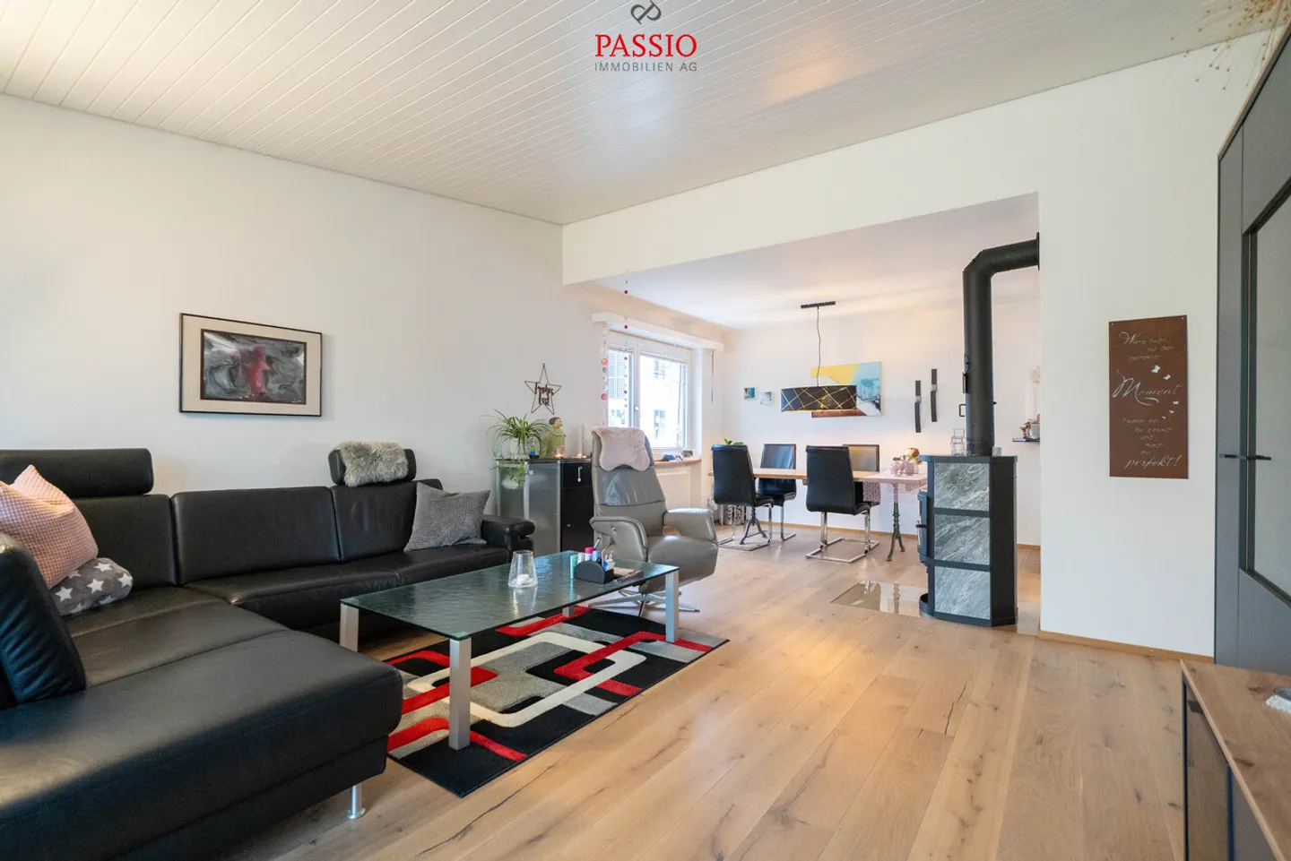 Maison individuelle de 5,5 pièces avec grand jardin au cœur d'Aefligen - Photo 7 sur 26