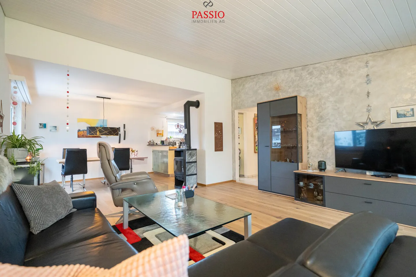 Maison individuelle de 5,5 pièces avec grand jardin au cœur d'Aefligen - Photo 8 sur 26