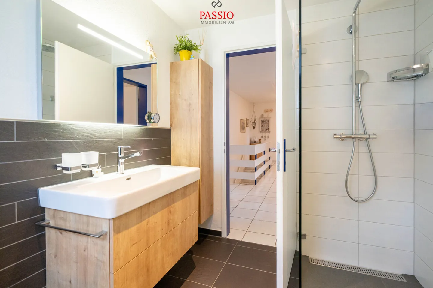 Maison individuelle de 5,5 pièces avec grand jardin au cœur d'Aefligen - Photo 11 sur 26